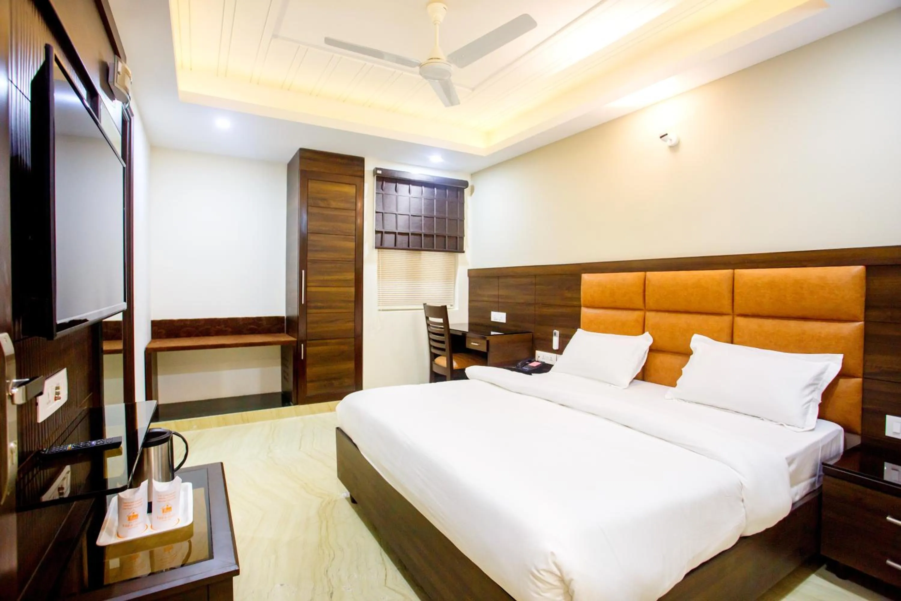 Photo of the whole room, Bed in Hotel Tara Palace Redfort