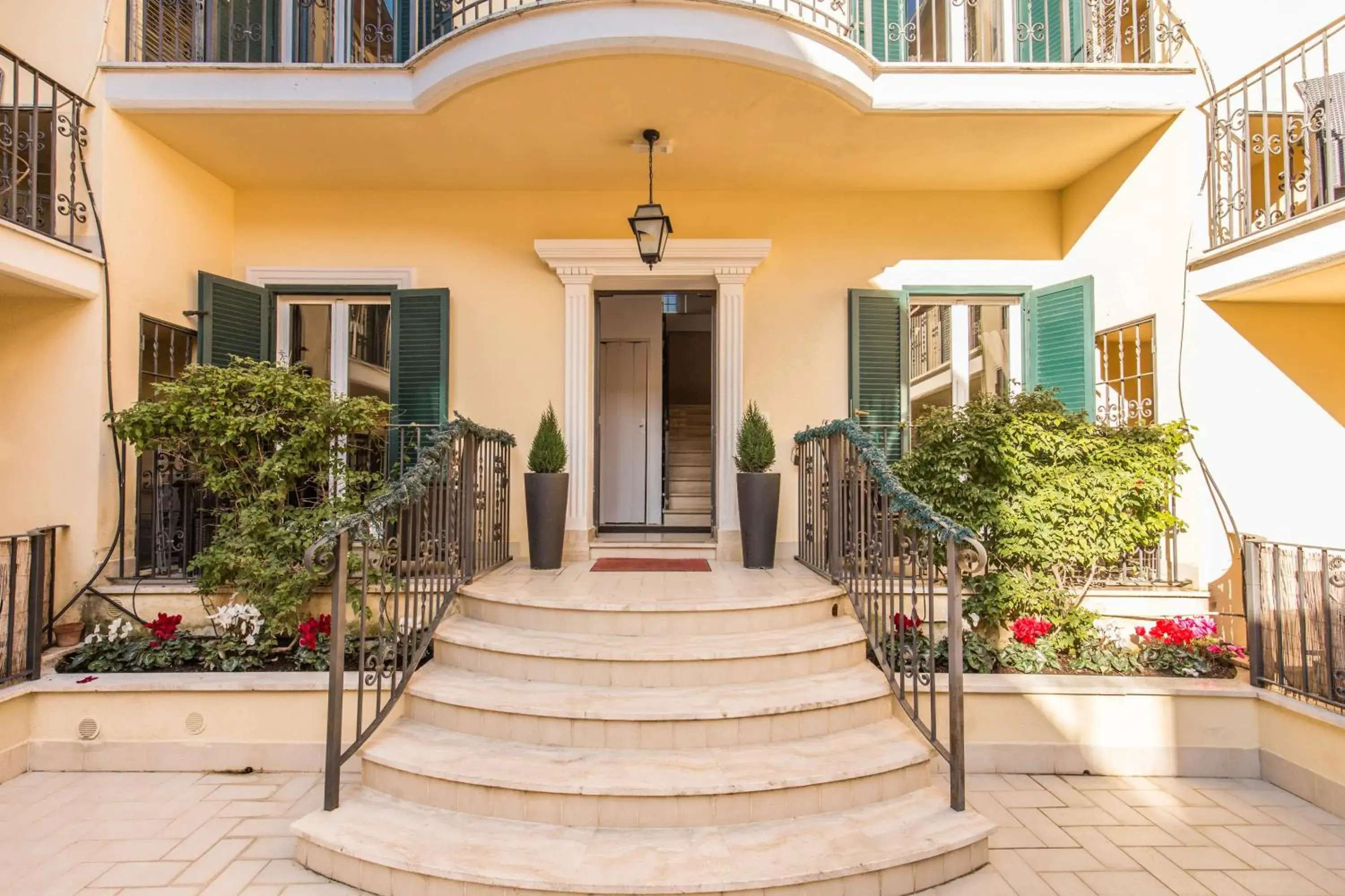 Facade/entrance in Aurelia Vatican Apartments Facade/entrance in Aurelia Vatican Apartments