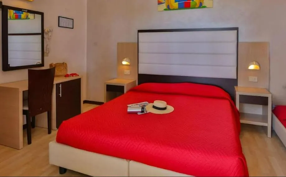Bedroom, Bed in Ciccio Hotel