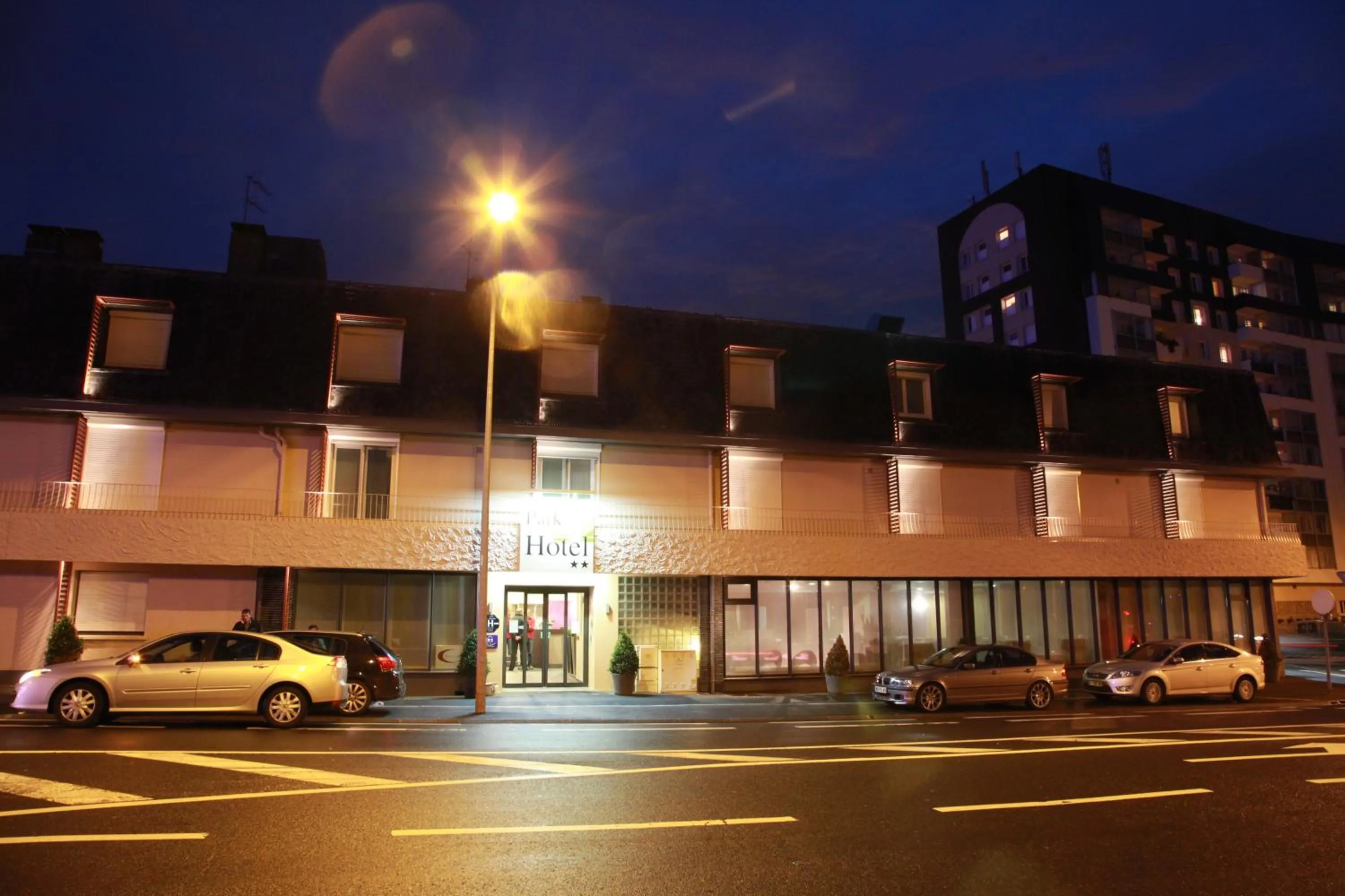 Facade/entrance, Property Building in The Originals Boutique, Park Hôtel, Cholet (Qualys-Hotel)