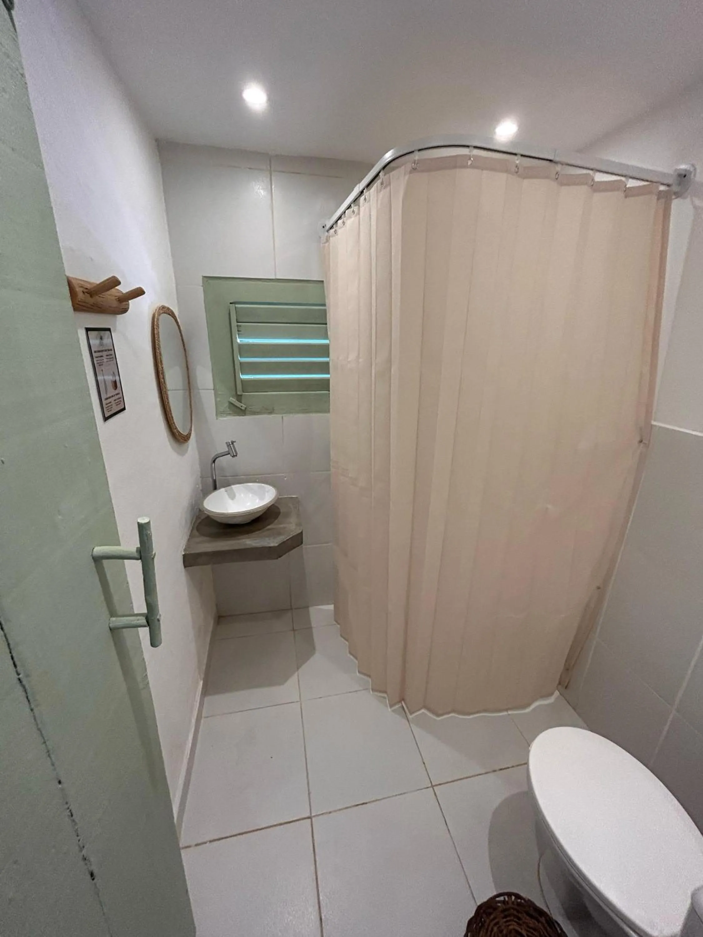 Shower in Cabaré Du Vento