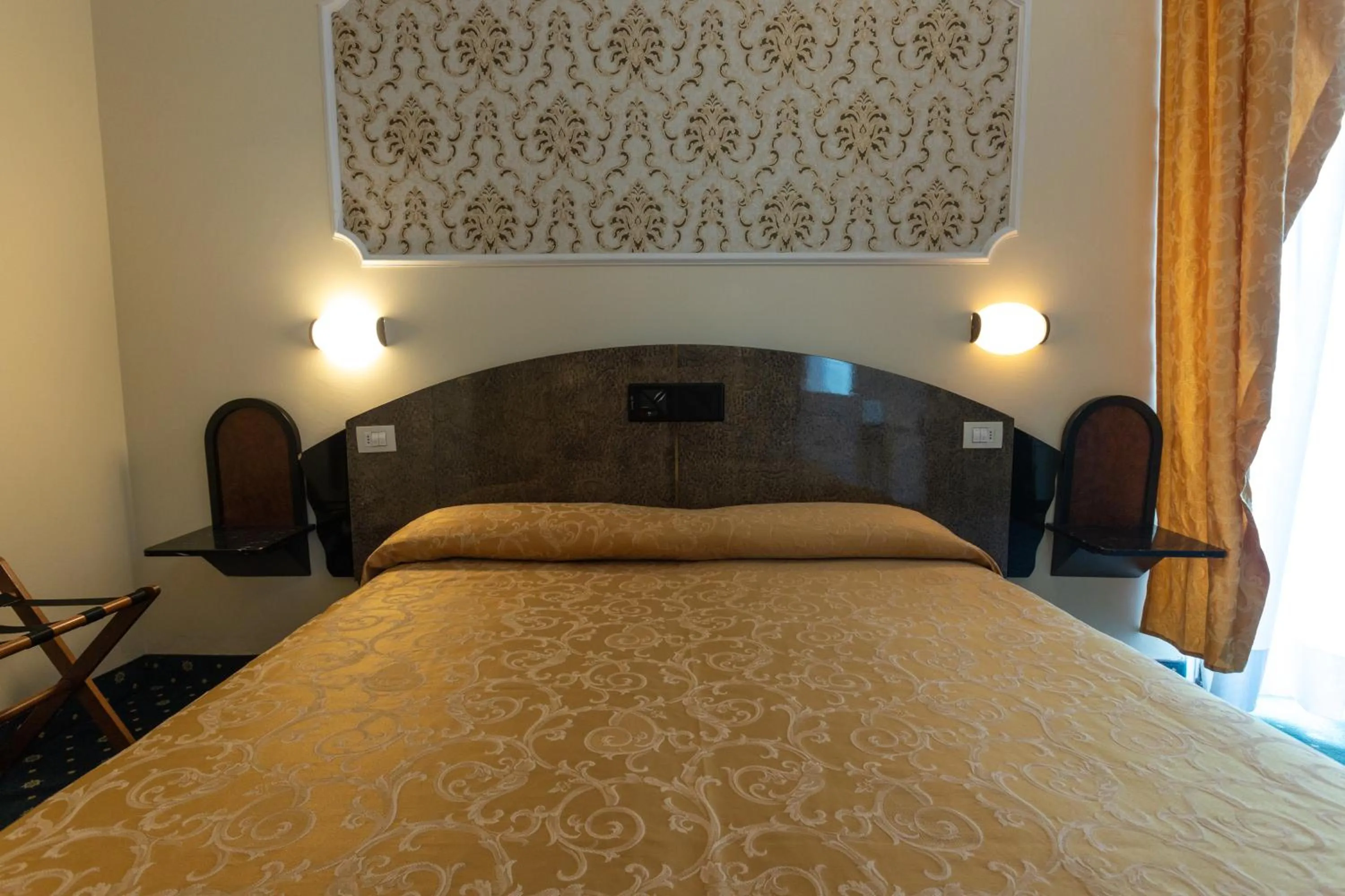 Bed in Hotel River fronte mare con piscina