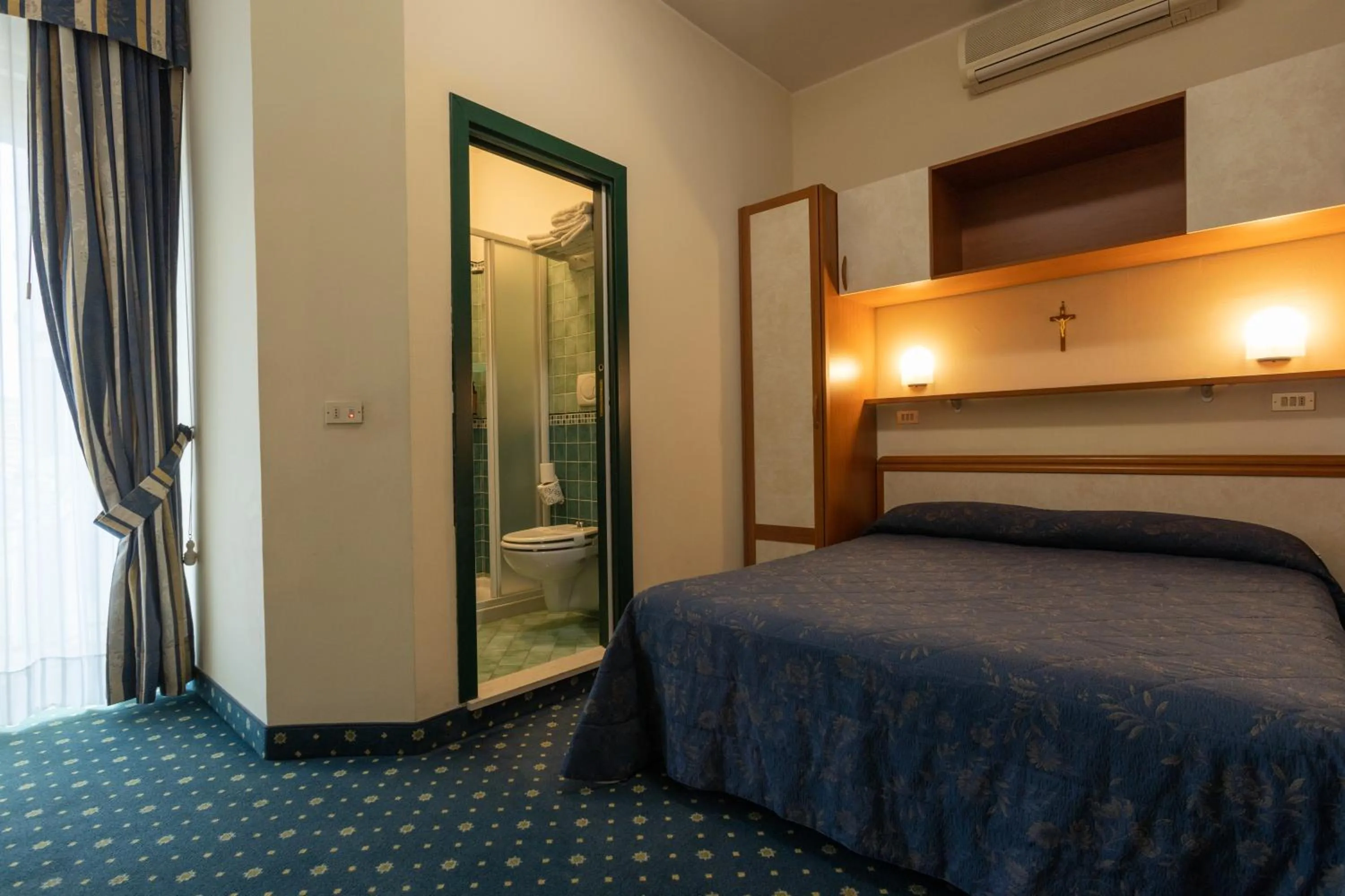 Bed in Hotel River fronte mare con piscina