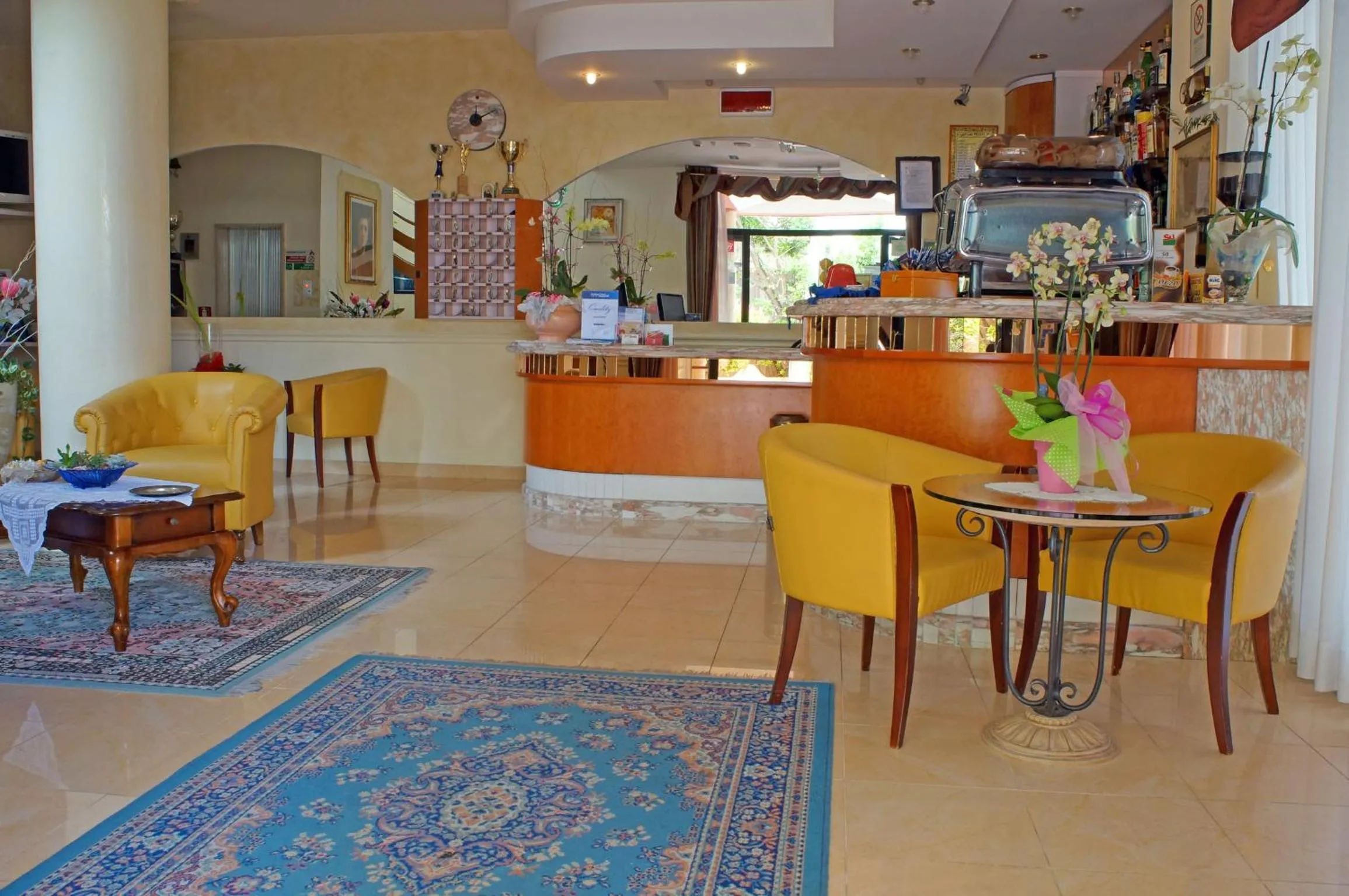 Living room in Hotel River fronte mare con piscina