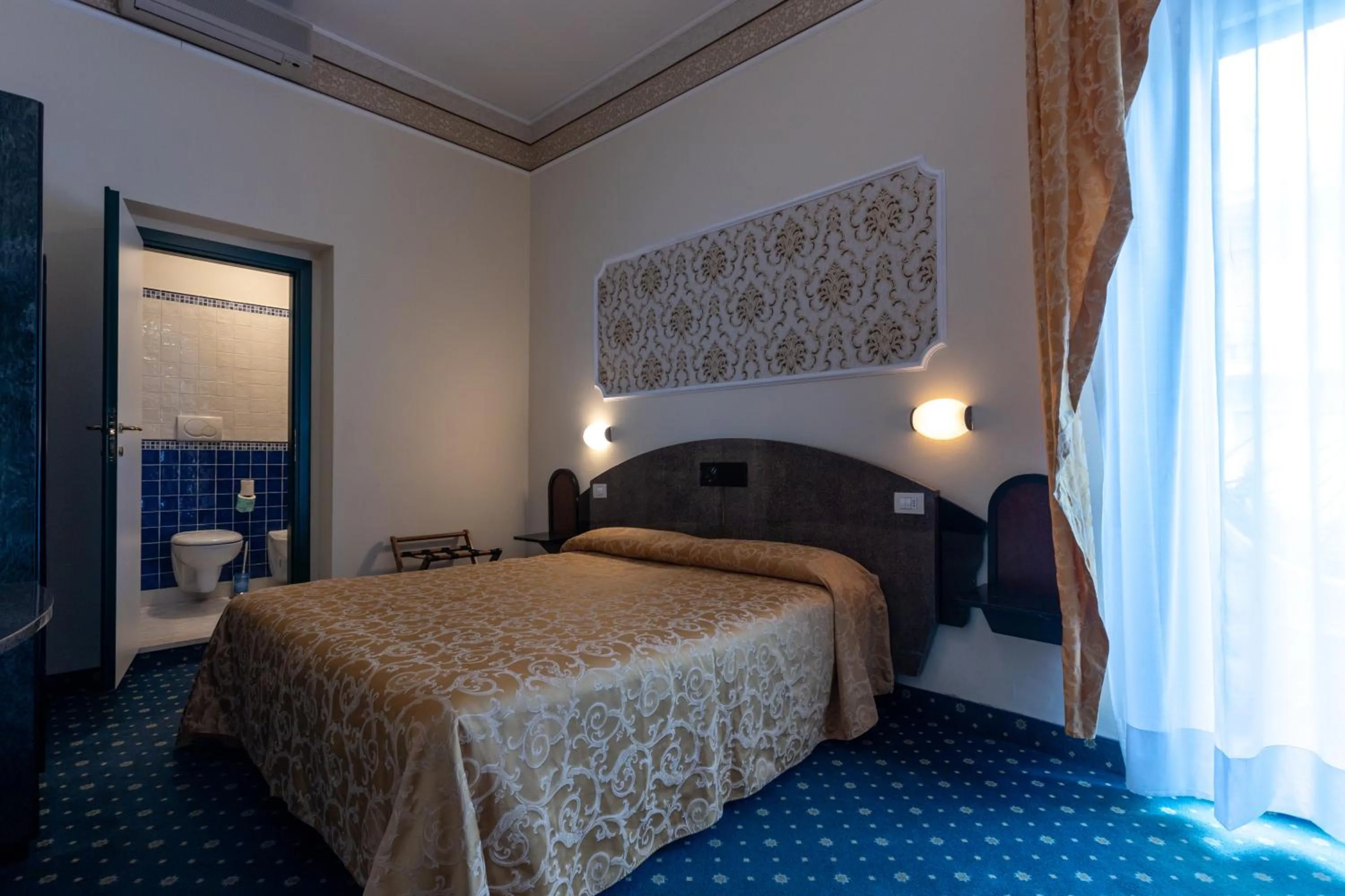 Bed in Hotel River fronte mare con piscina