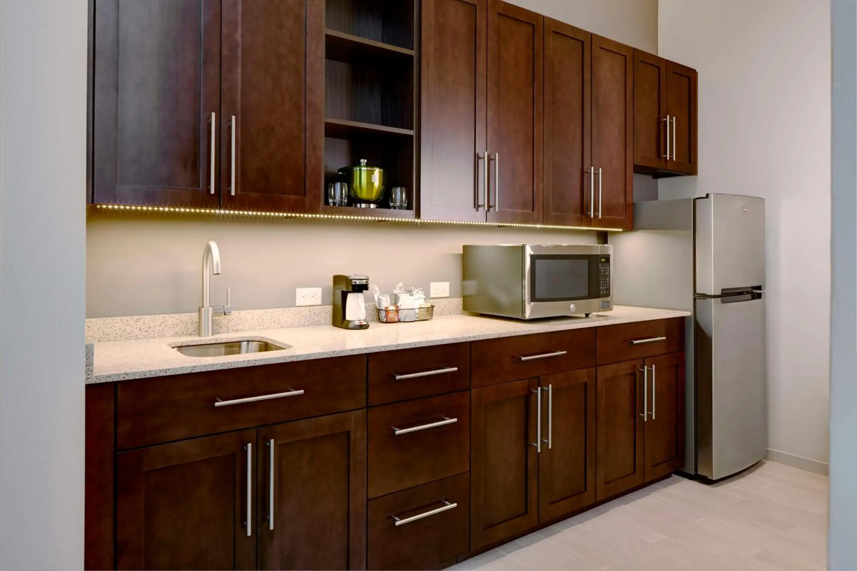 Photo of the whole room in Hyatt Place St. Paul Photo of the whole room in Hyatt Place St. Paul