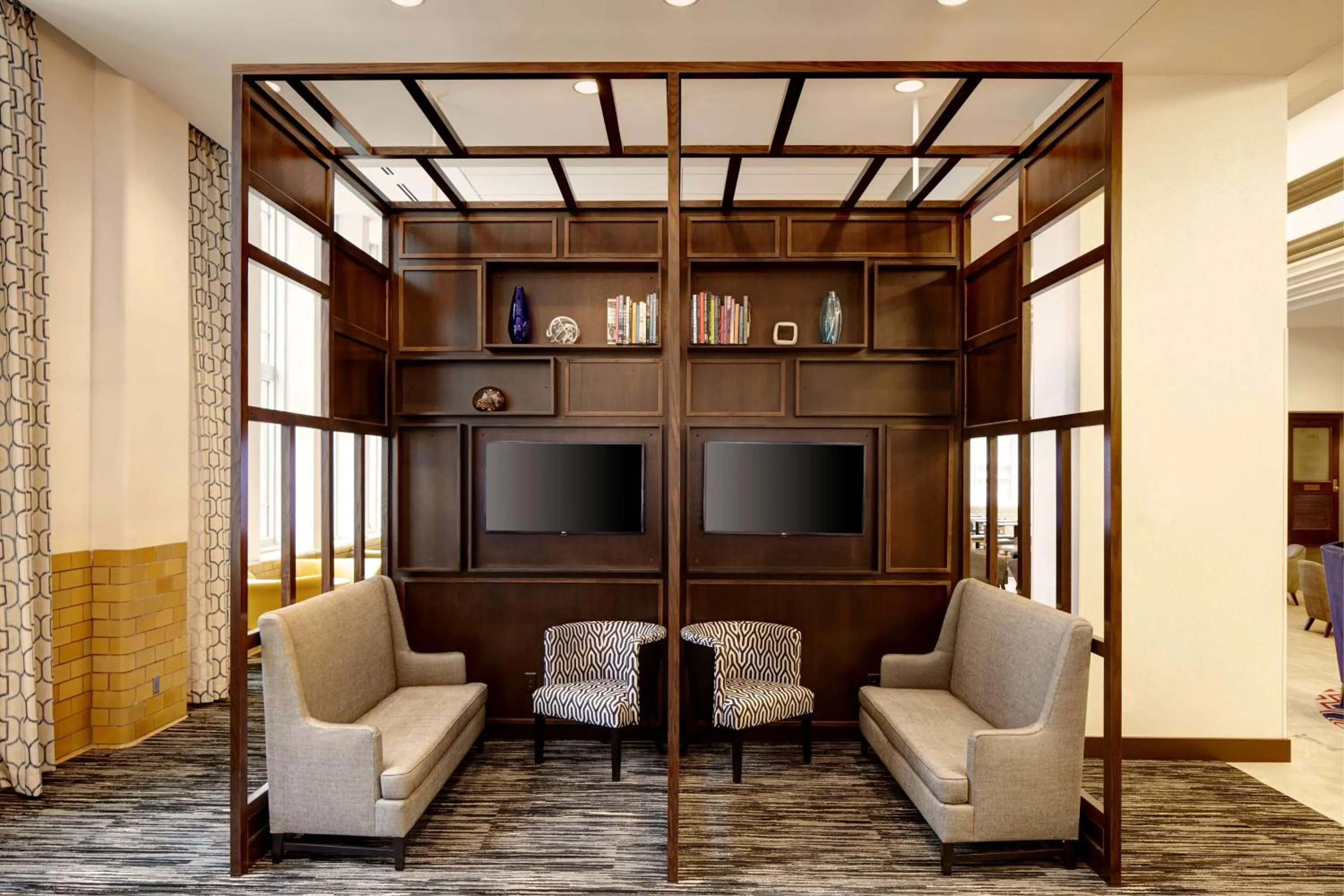 Lobby or reception in Hyatt Place St. Paul