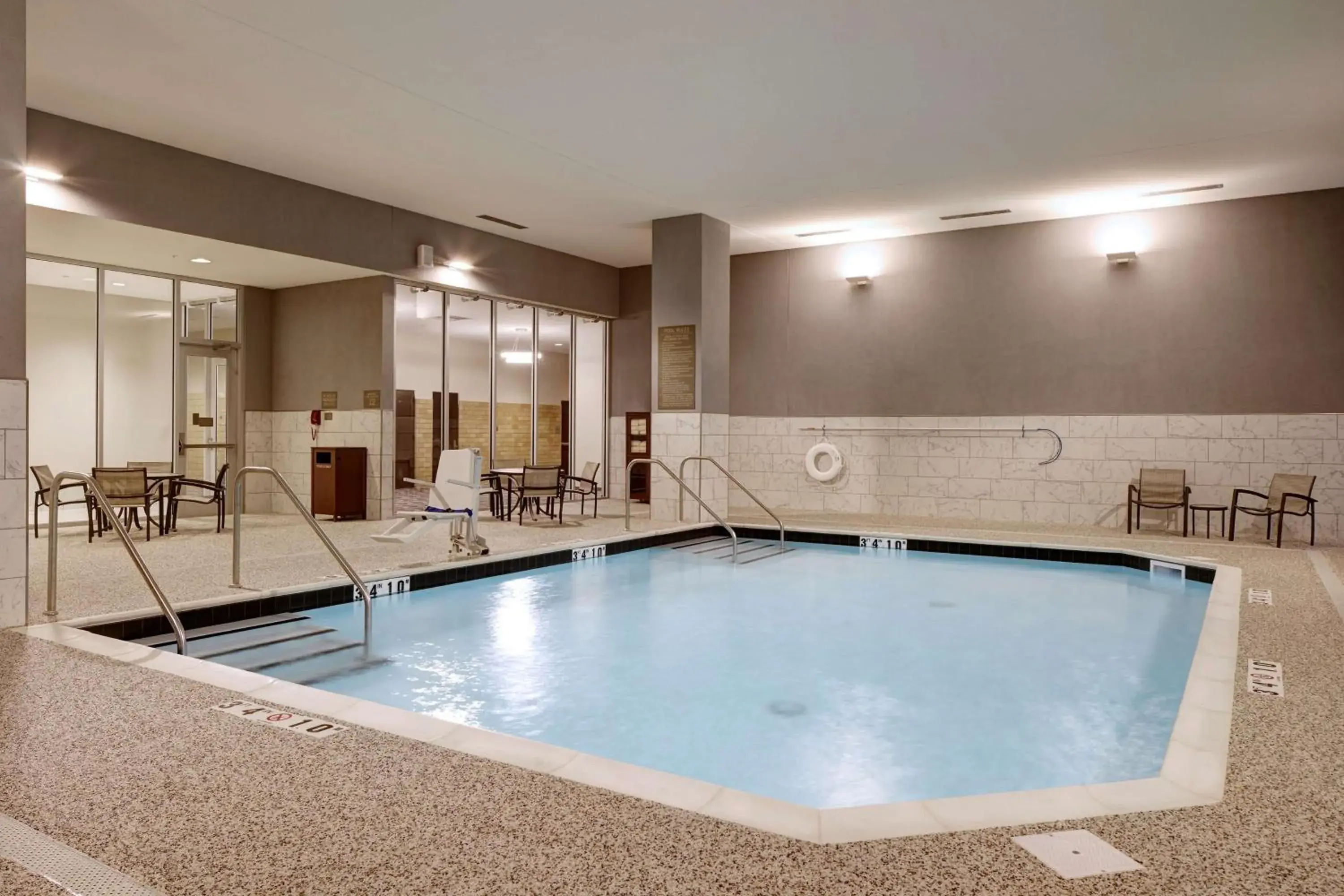 Swimming pool in Hyatt Place St. Paul Swimming pool in Hyatt Place St. Paul