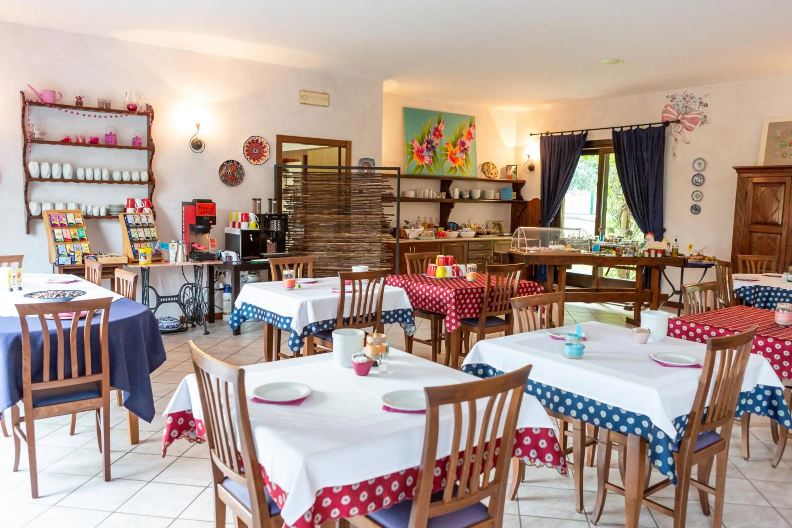 Buffet breakfast in Residence Alesi