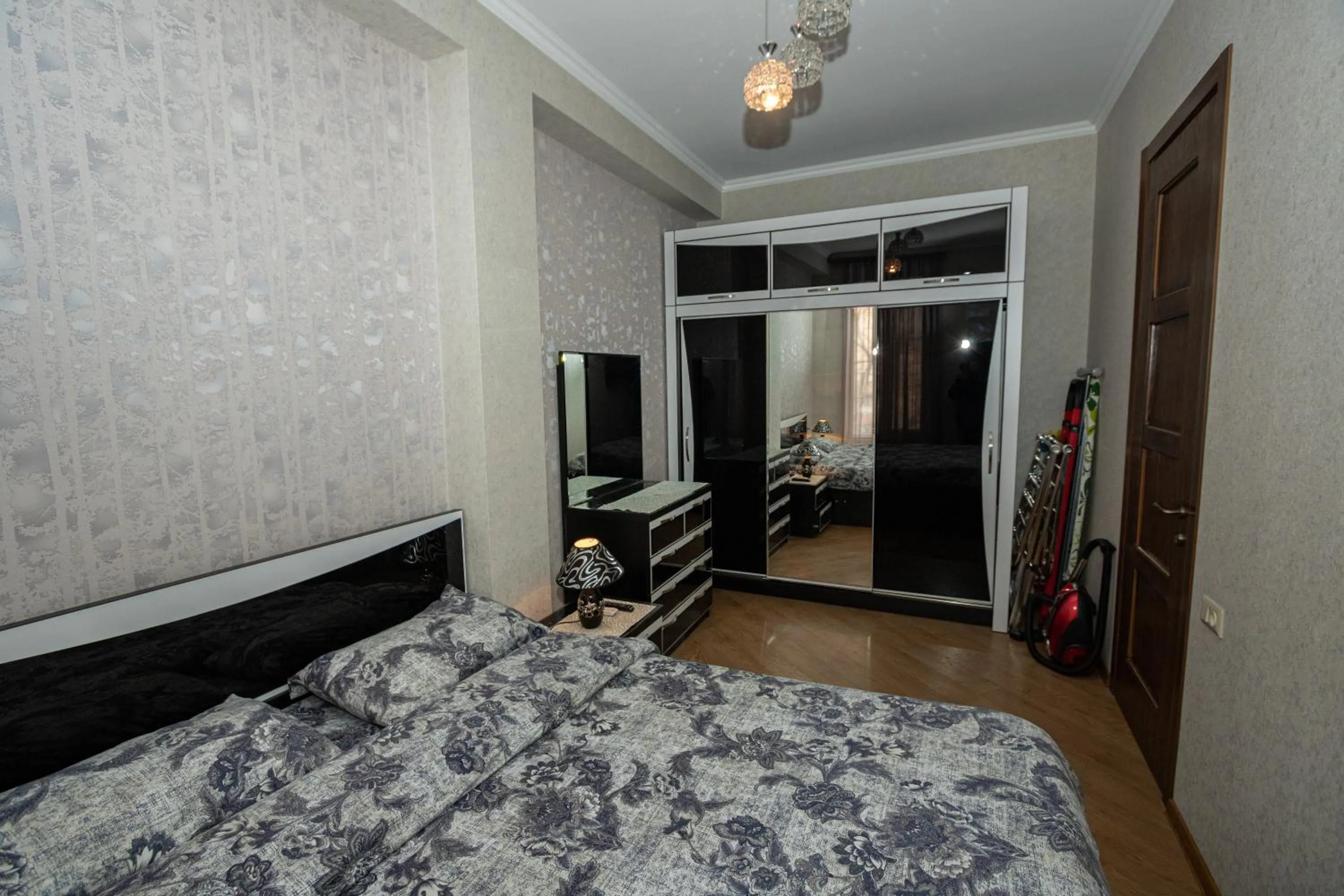 Bed in Brand New Apartment with Terrace