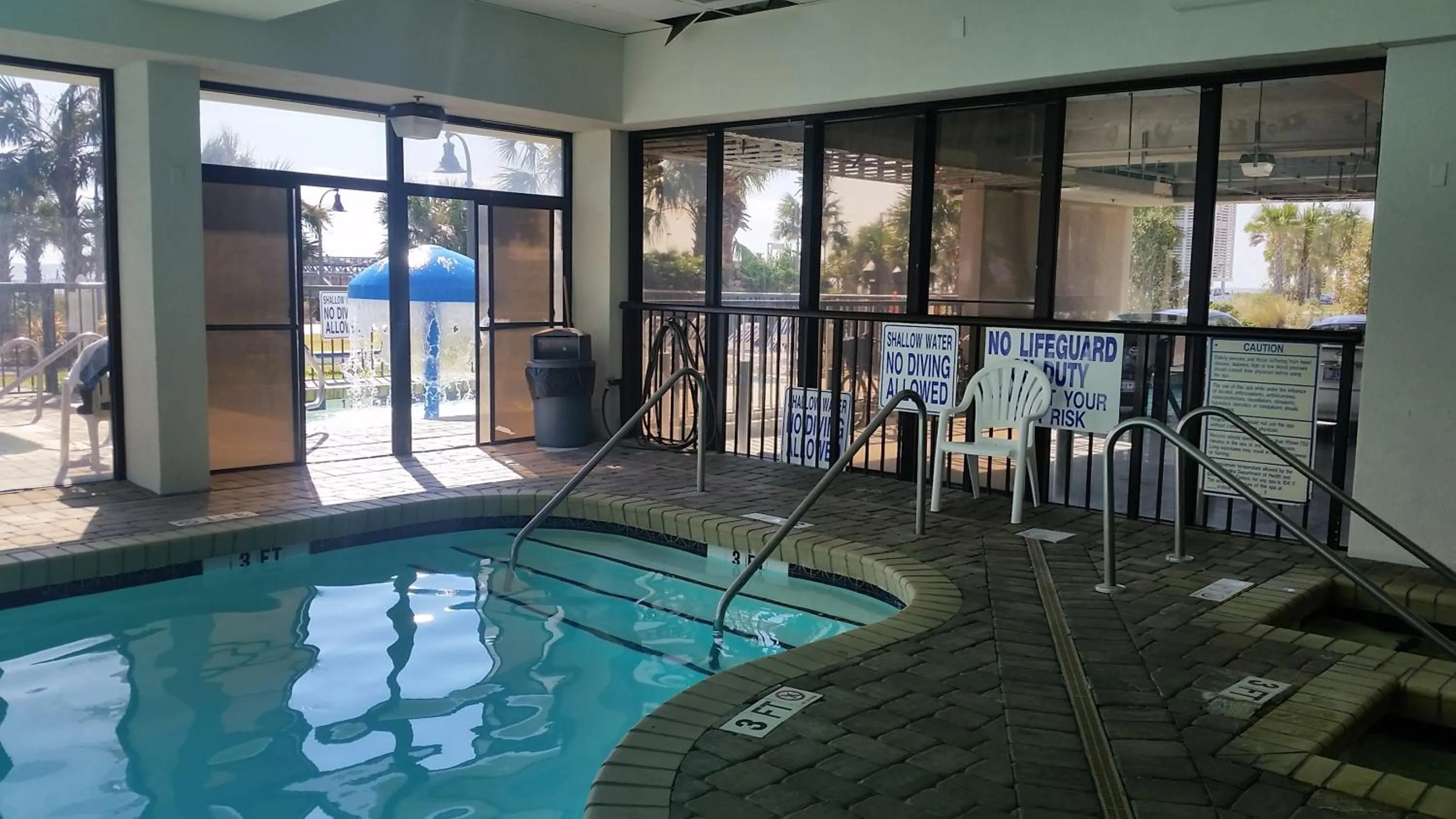 Swimming pool in Windsurfer Hotel