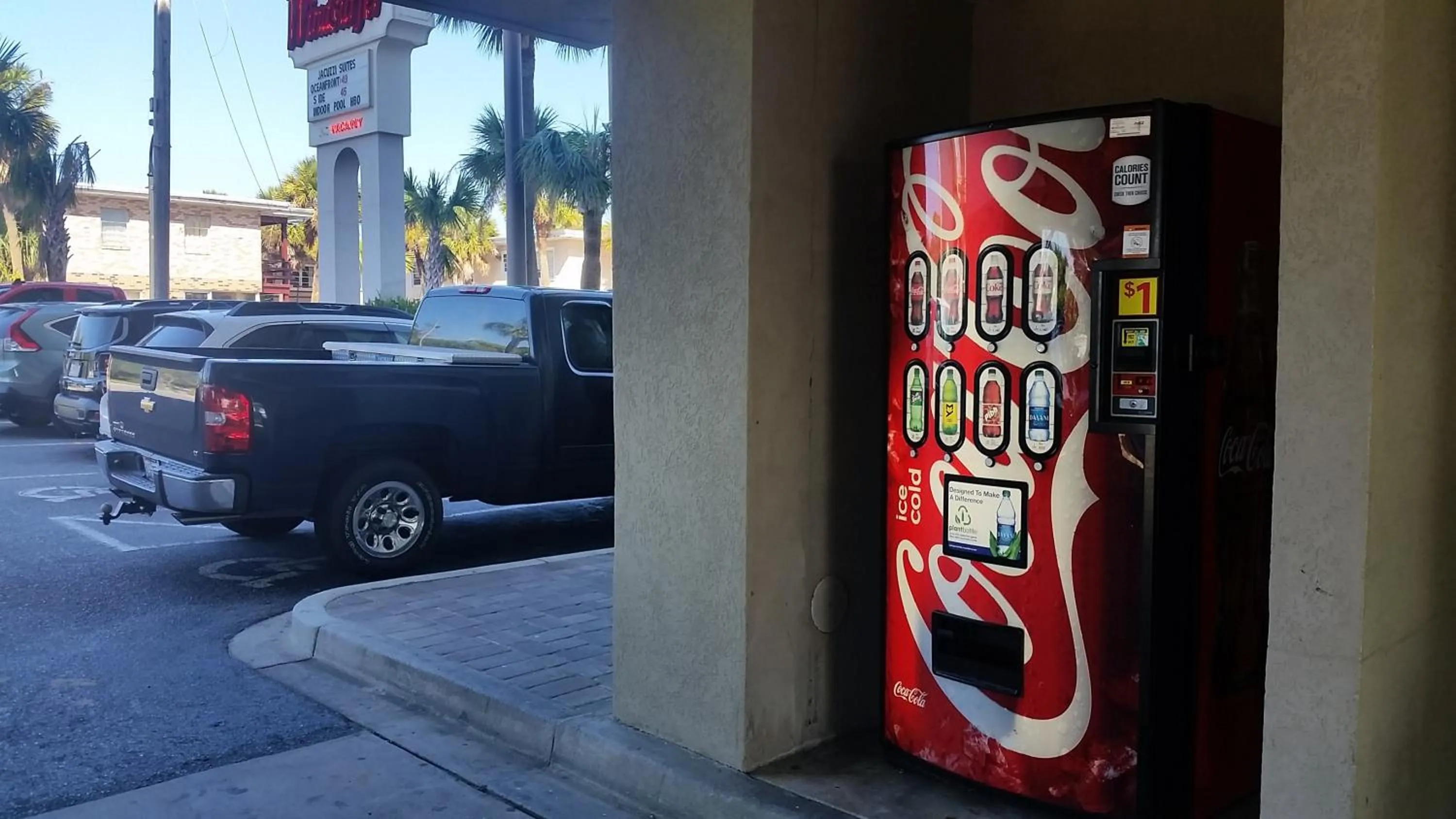 Food and drinks in Windsurfer Hotel