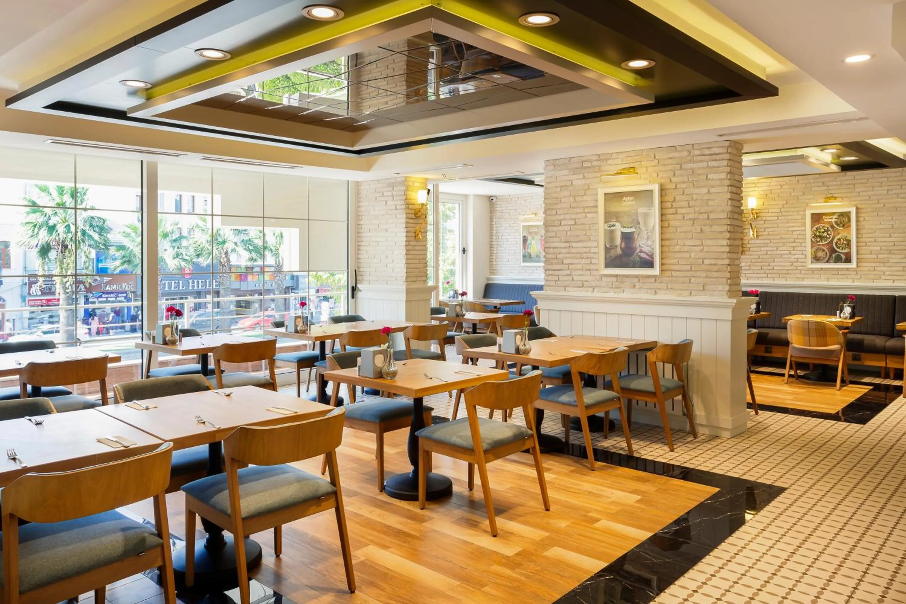 Restaurant/places to eat in Artur Hotel