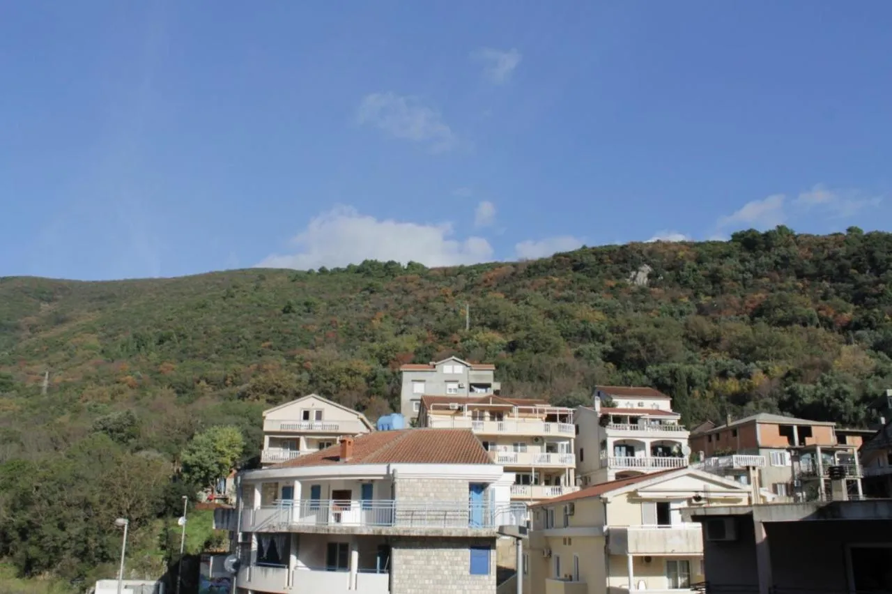 Property building in Apartman Bećir