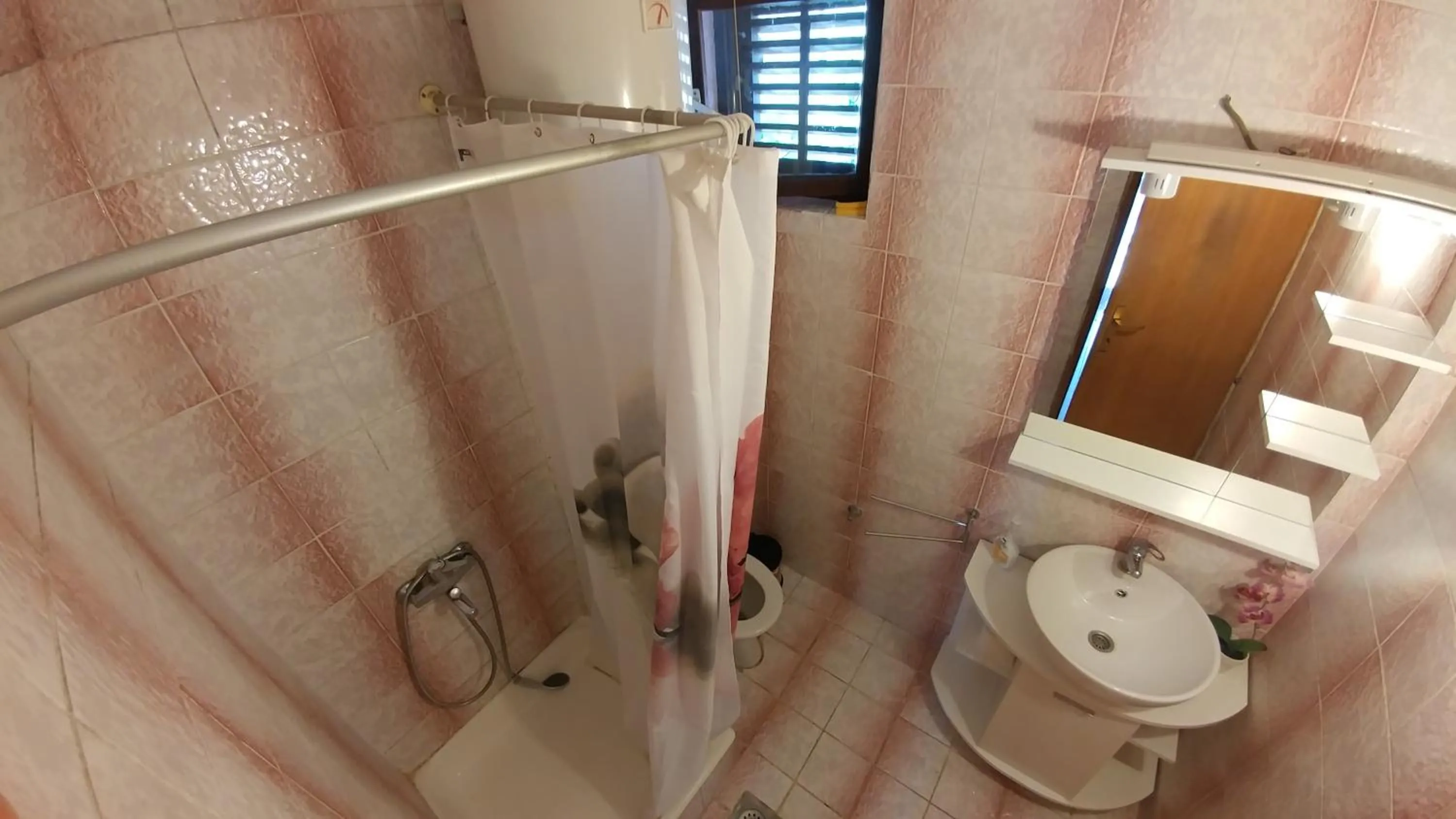 Shower in Apartman Bećir