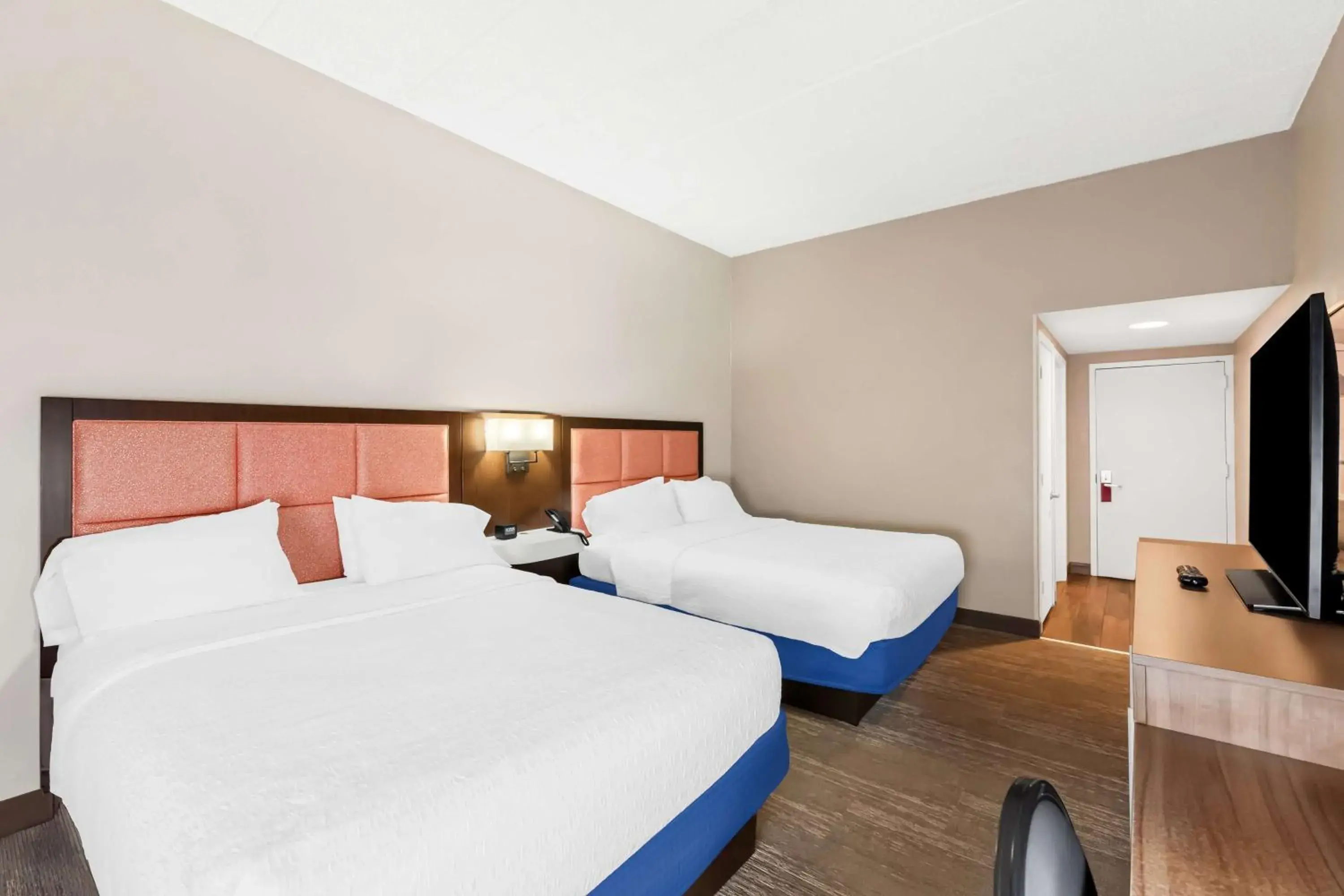 Bed in Hampton Inn Pennsville Bed in Hampton Inn Pennsville