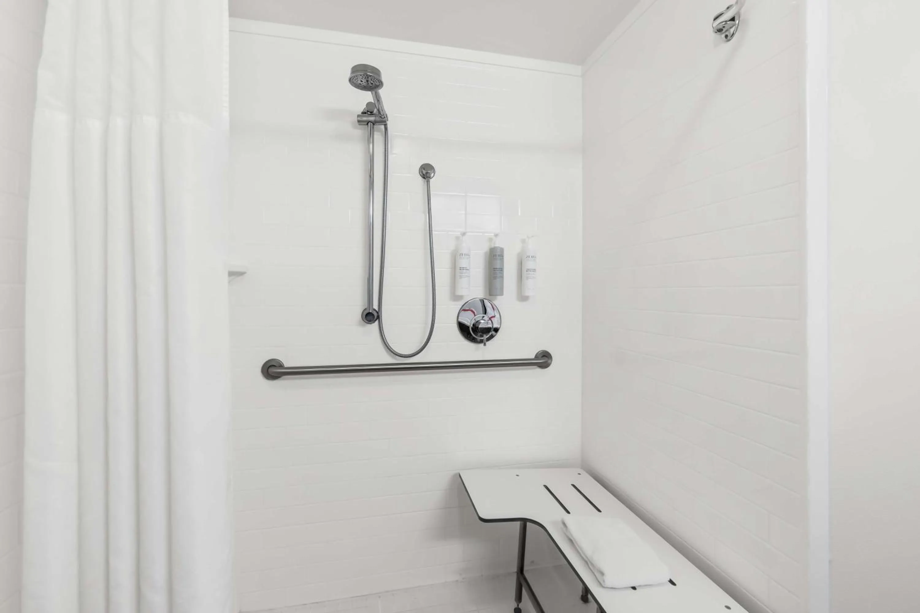 Bathroom in Hampton Inn Pennsville