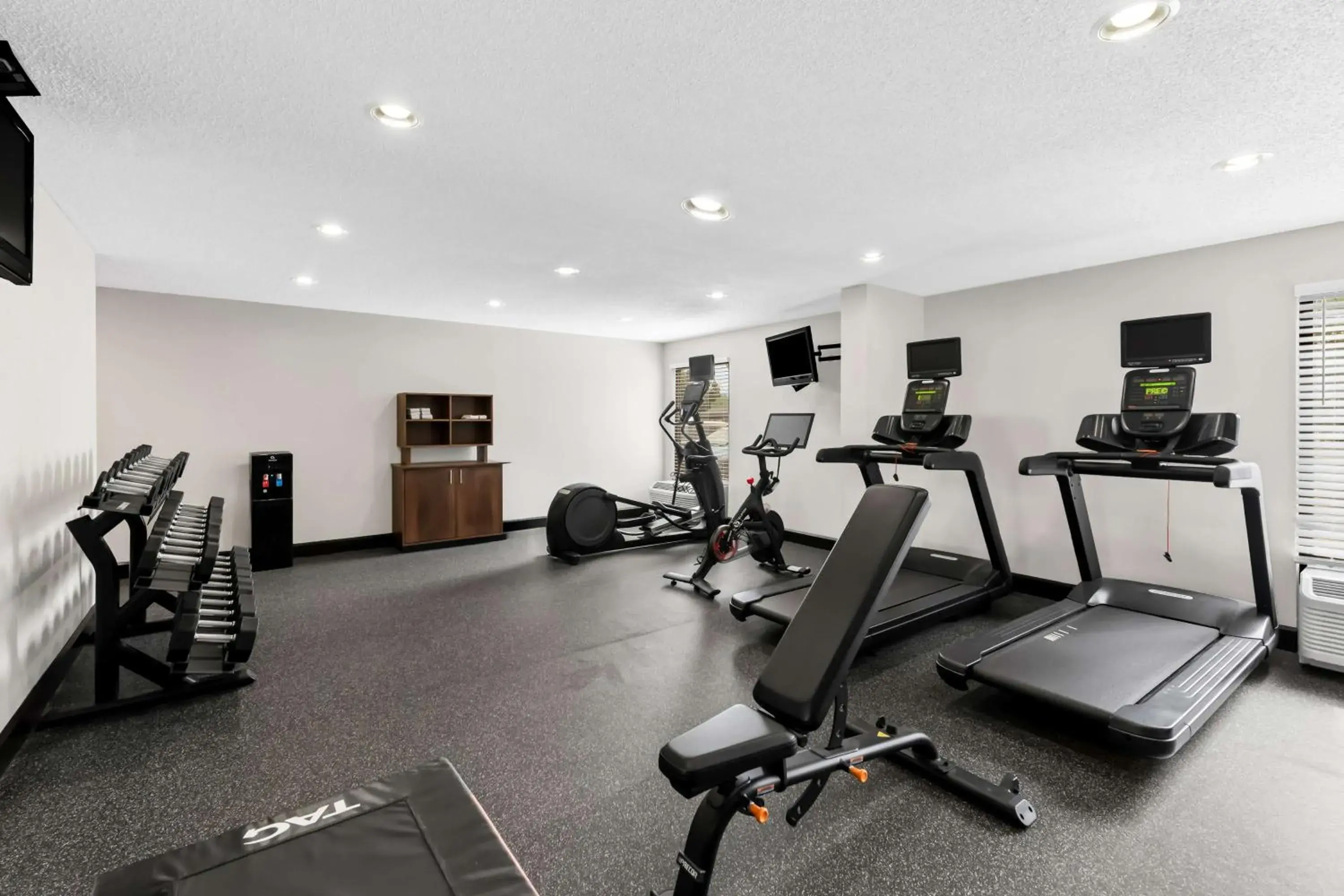 Fitness centre/facilities in Hampton Inn Pennsville Fitness centre/facilities in Hampton Inn Pennsville