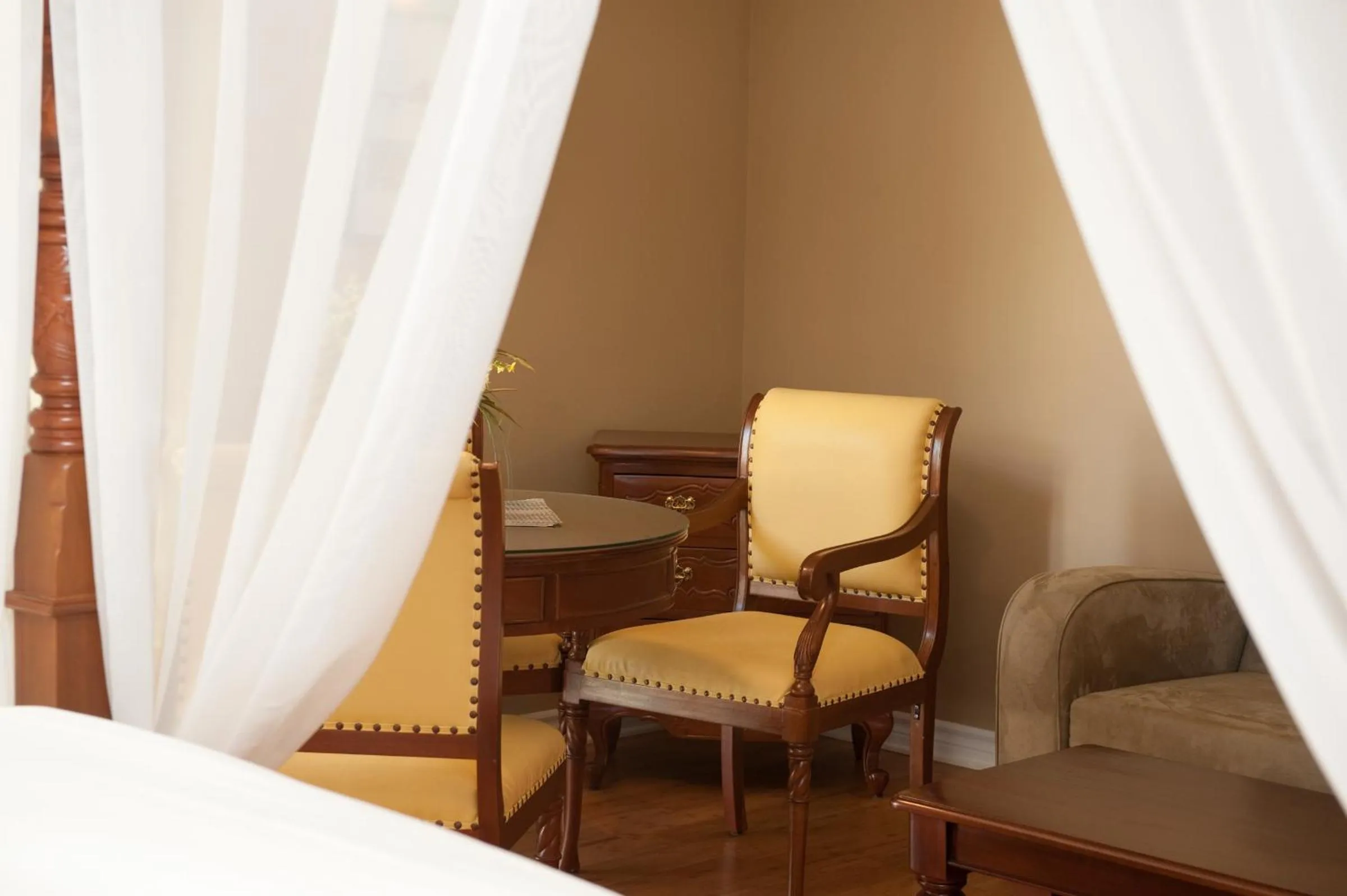 Bedroom, Seating Area in Hotel St-Sauveur