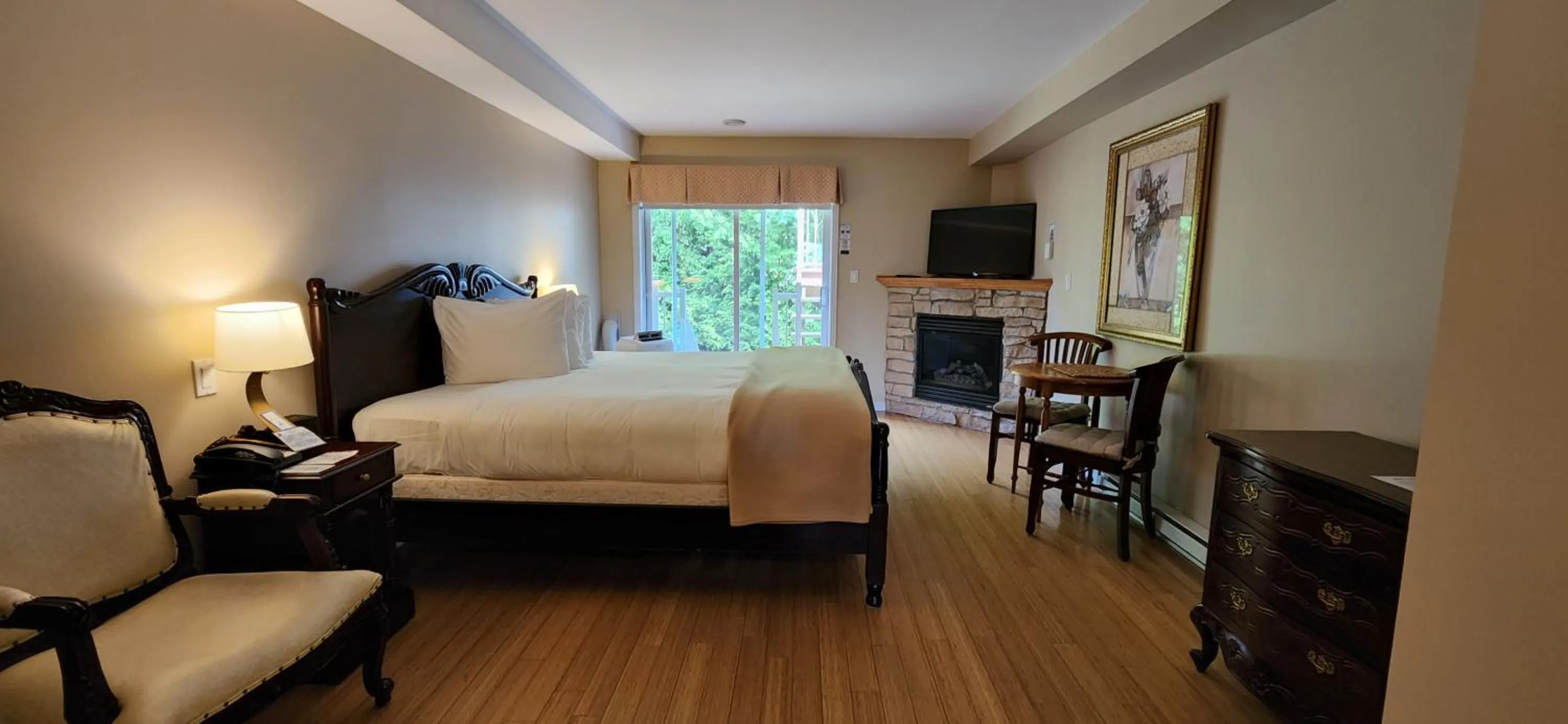 Bed in Hotel St-Sauveur