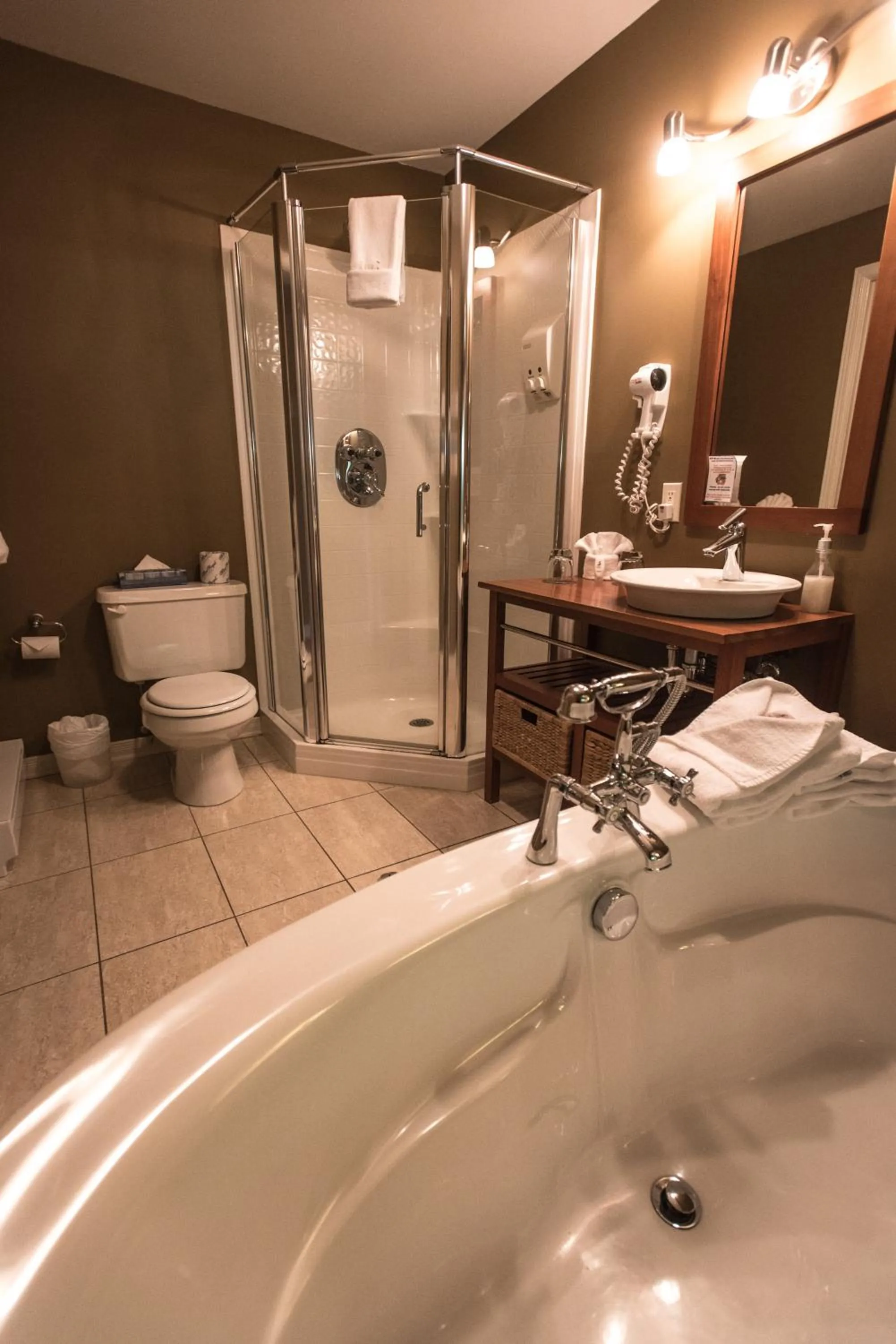 Shower, Bathroom in Hotel St-Sauveur