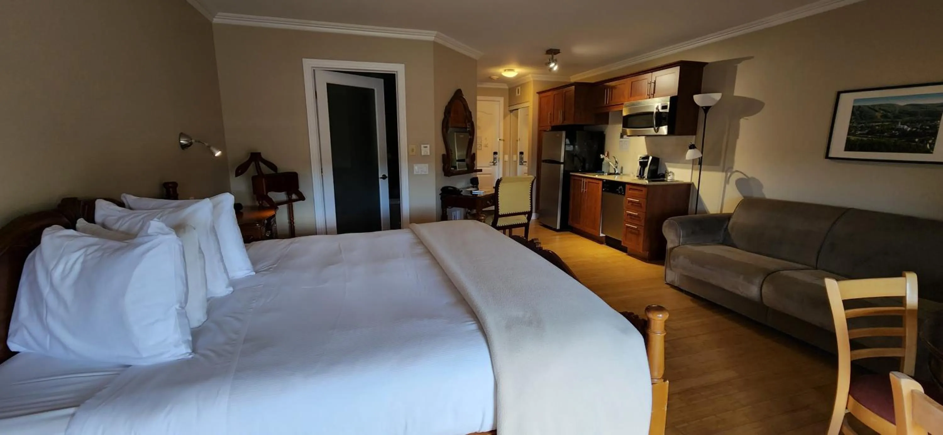 Bed in Hotel St-Sauveur