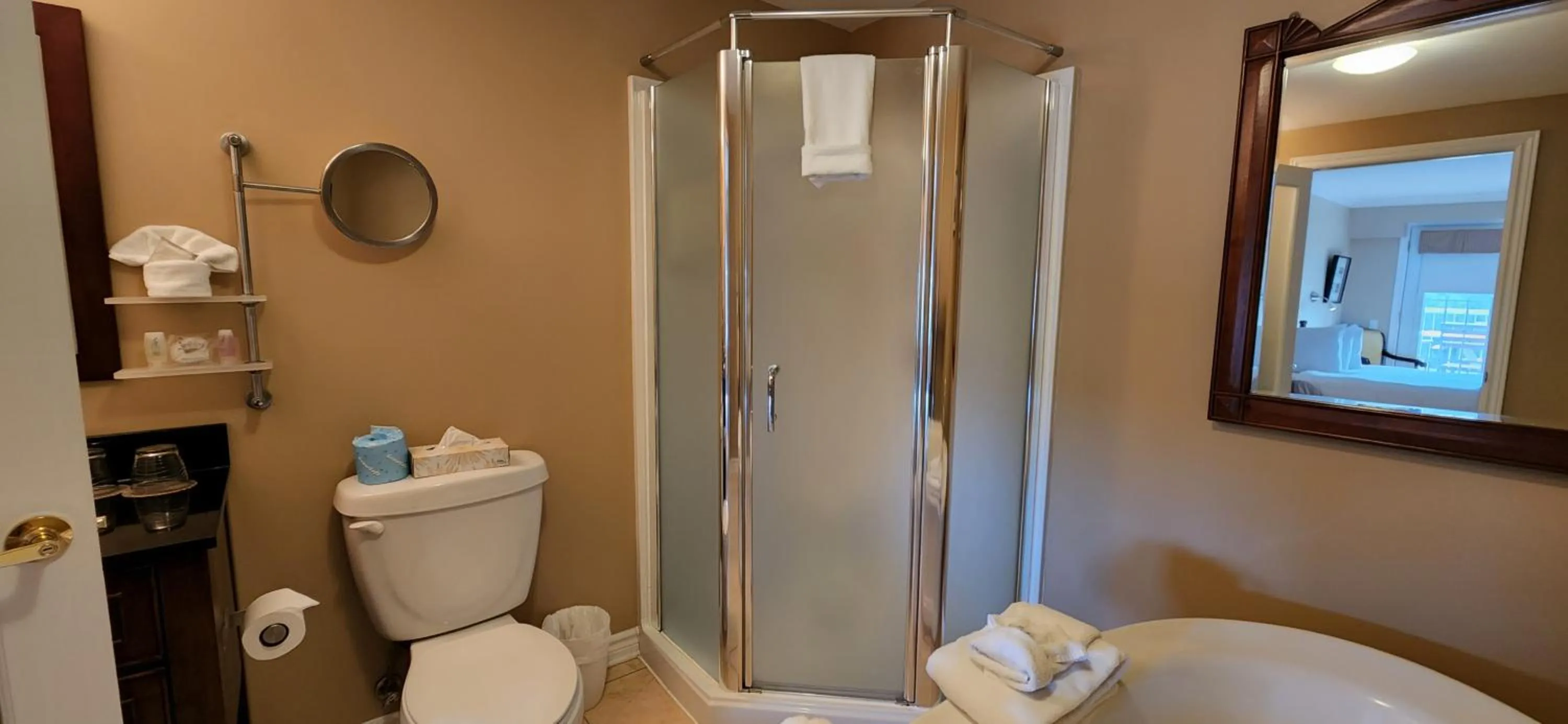 Bathroom in Hotel St-Sauveur