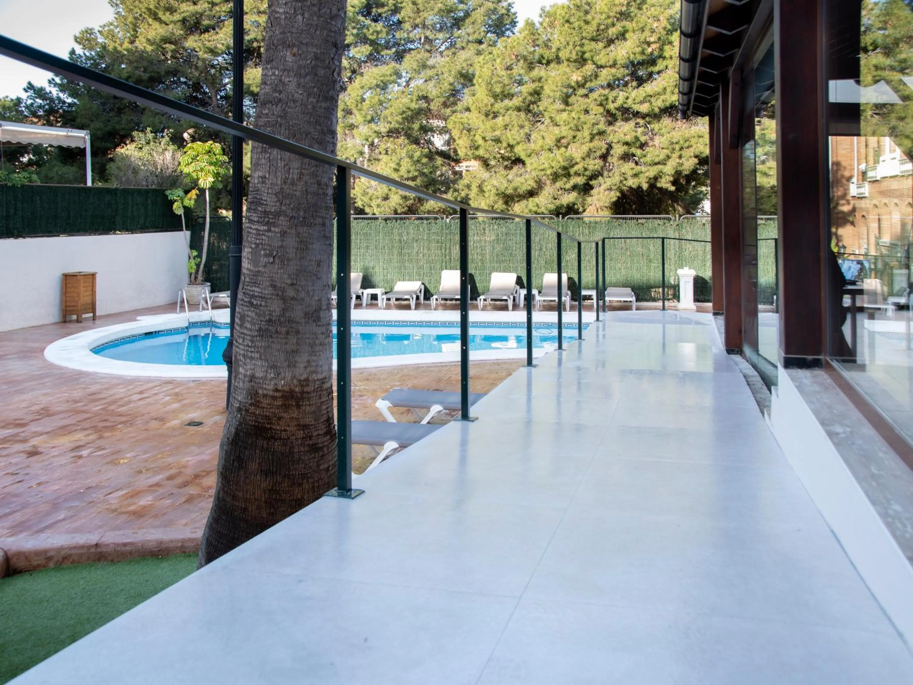 Swimming pool in Hotel Boutique Calas de Alicante