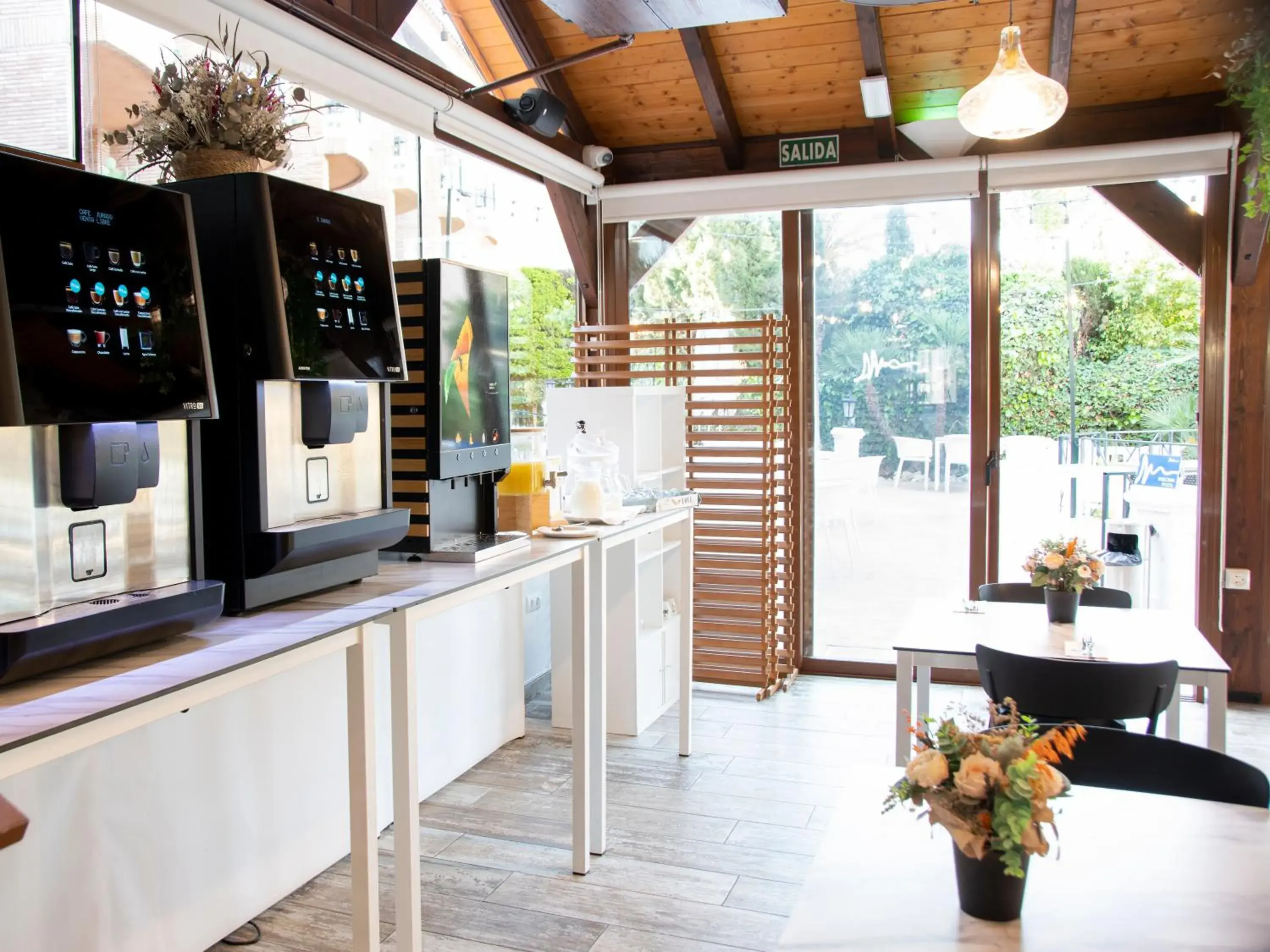 Breakfast in Hotel Boutique Calas de Alicante Breakfast in Hotel Boutique Calas de Alicante