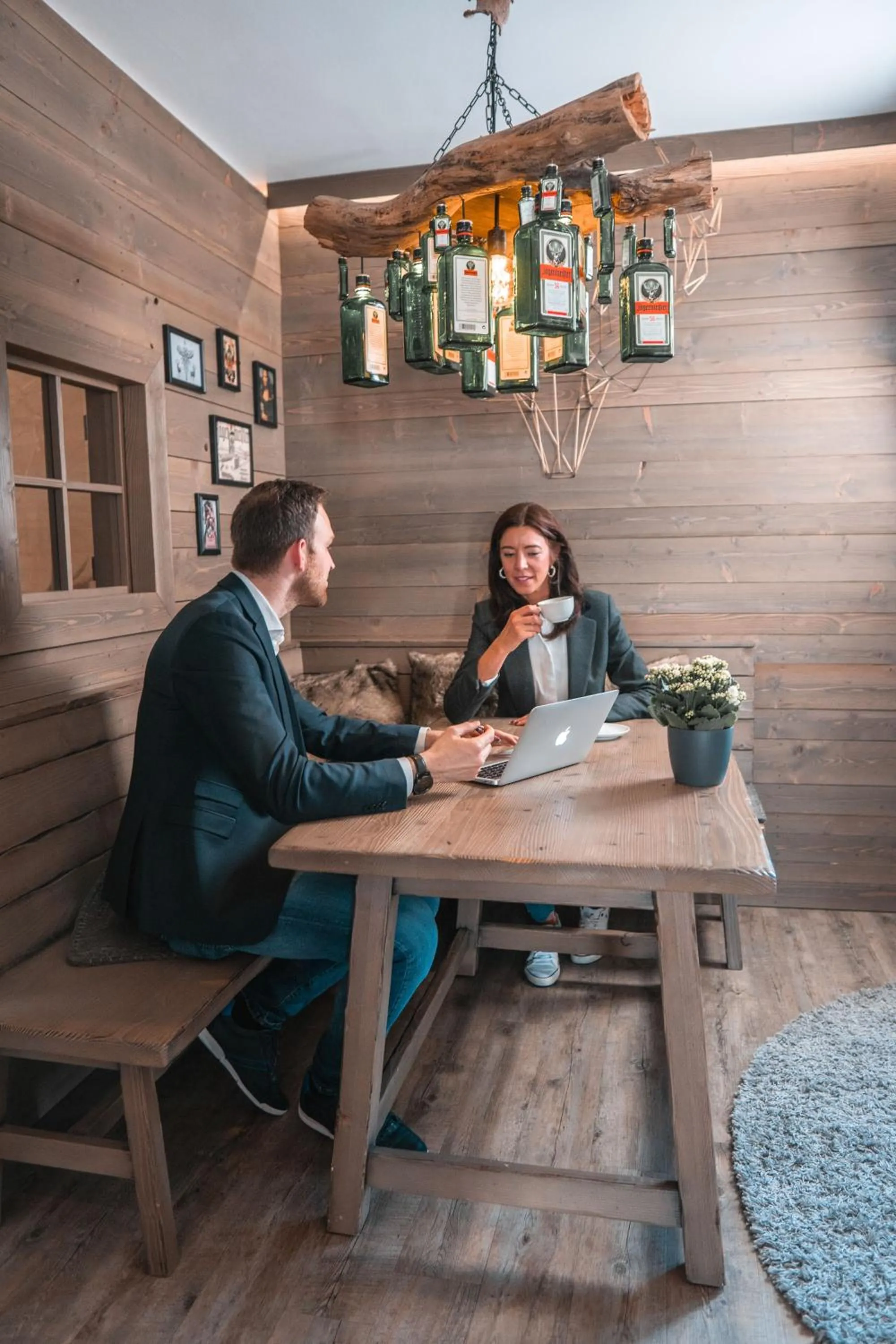 People in Cocoon Hauptbahnhof