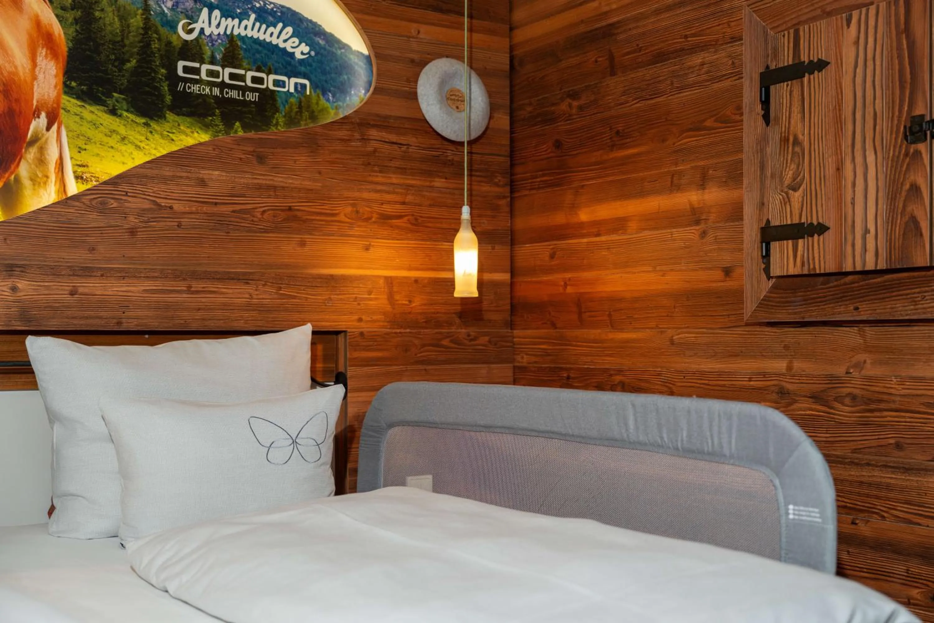 Decorative detail, Bed in Cocoon Hauptbahnhof