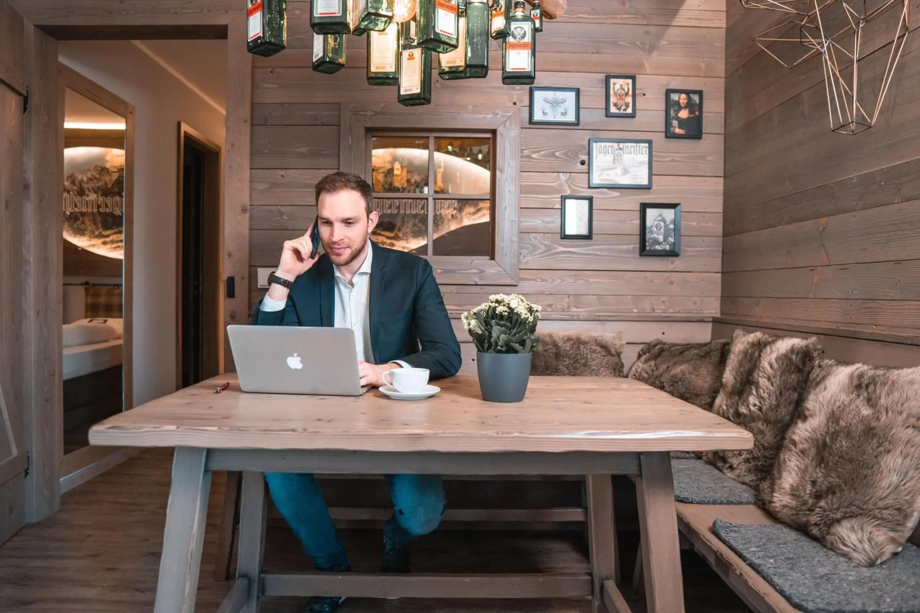 Photo of the whole room in Cocoon Hauptbahnhof Photo of the whole room in Cocoon Hauptbahnhof