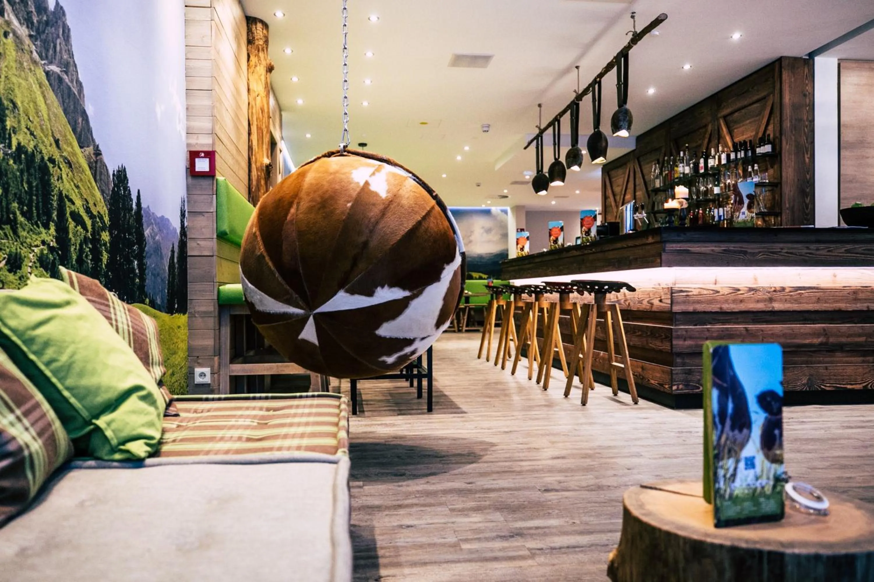 Decorative detail in Cocoon Hauptbahnhof