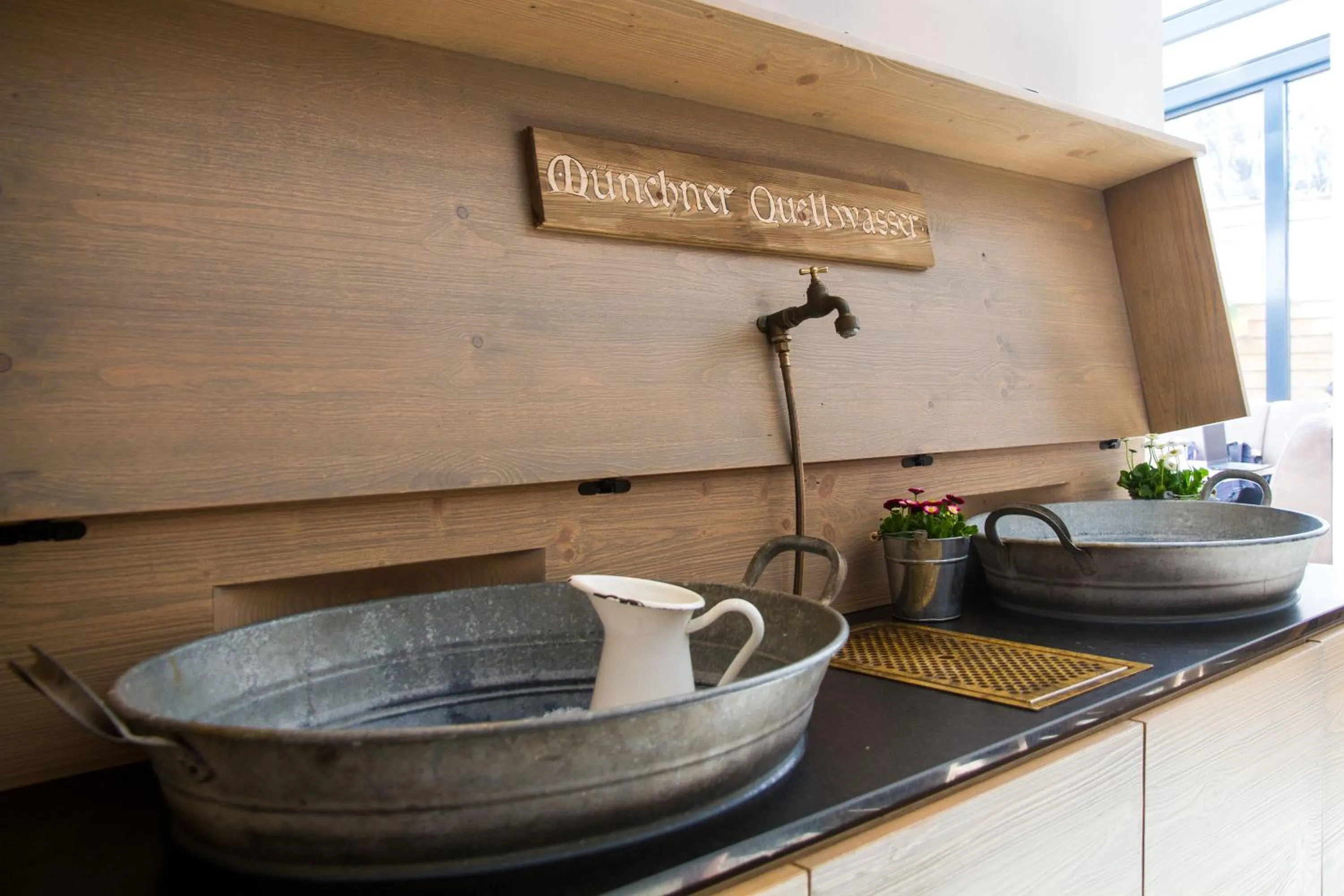 Decorative detail in Cocoon Hauptbahnhof