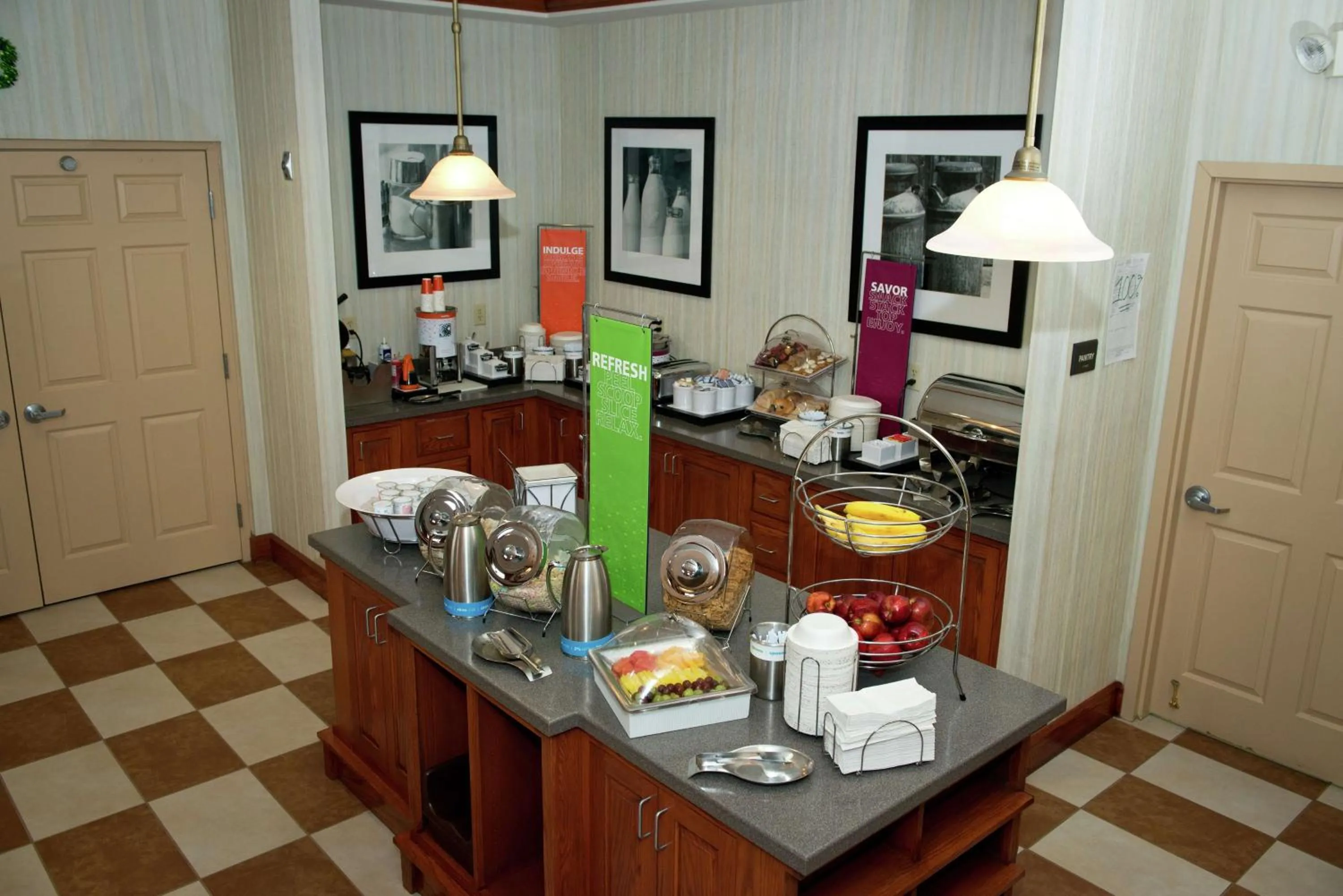 Restaurant/places to eat in Hampton Inn Lebanon