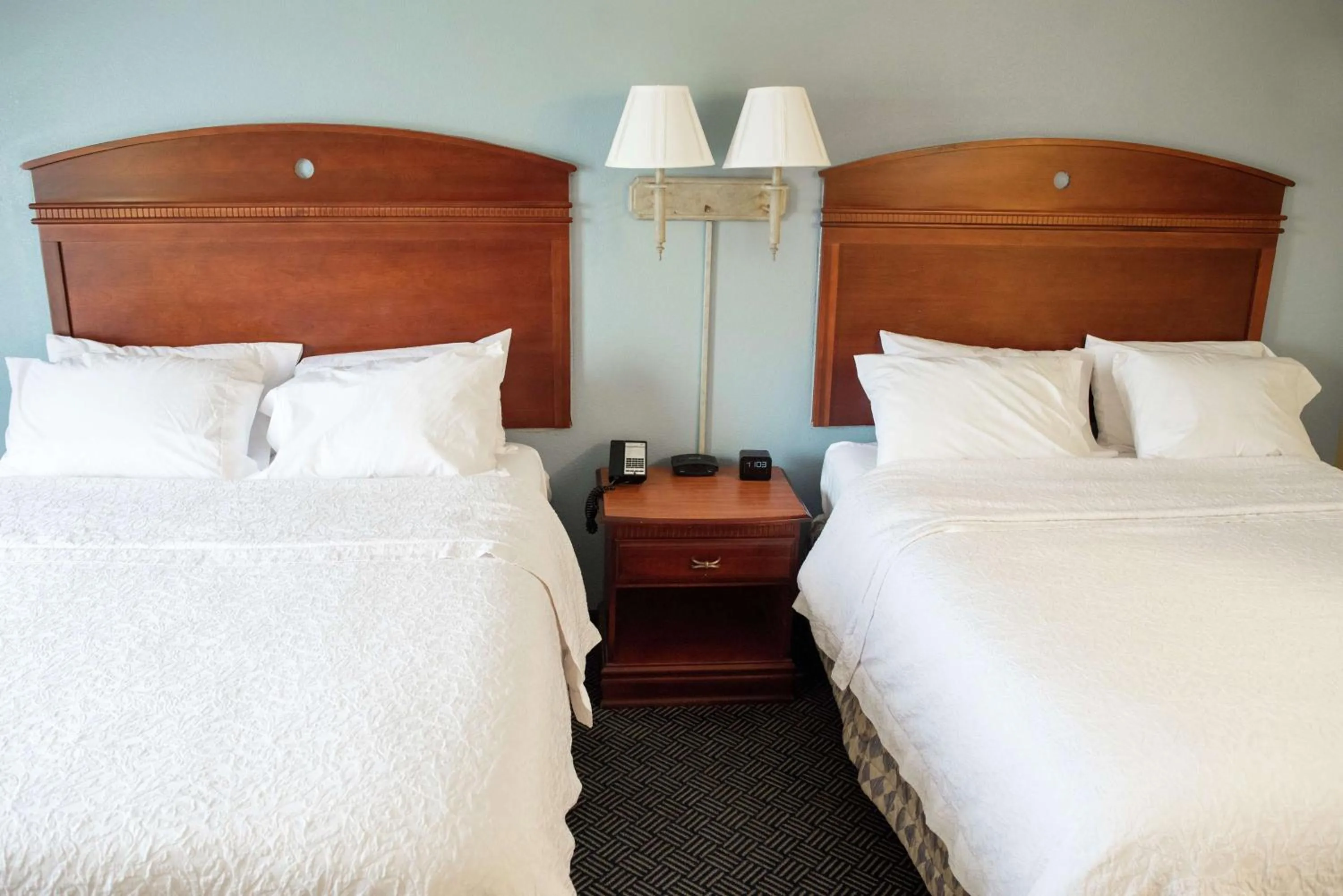 Bed in Hampton Inn Lebanon