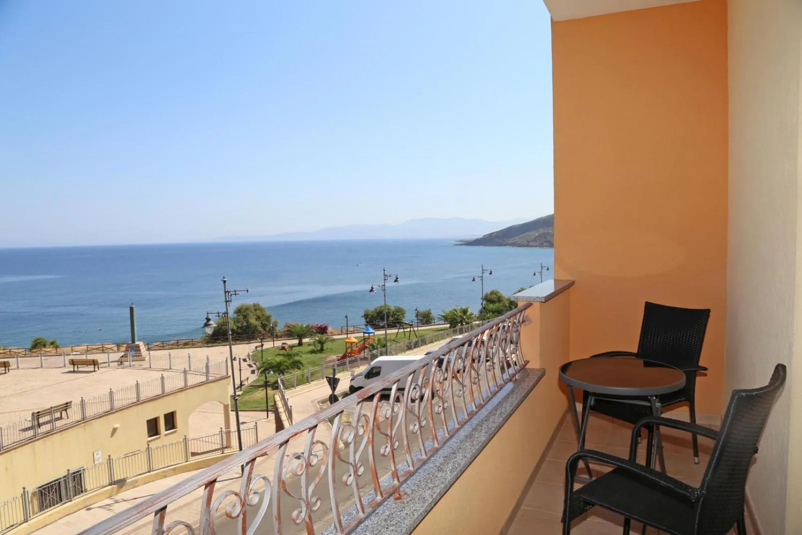 Sea view in B&B Mimì