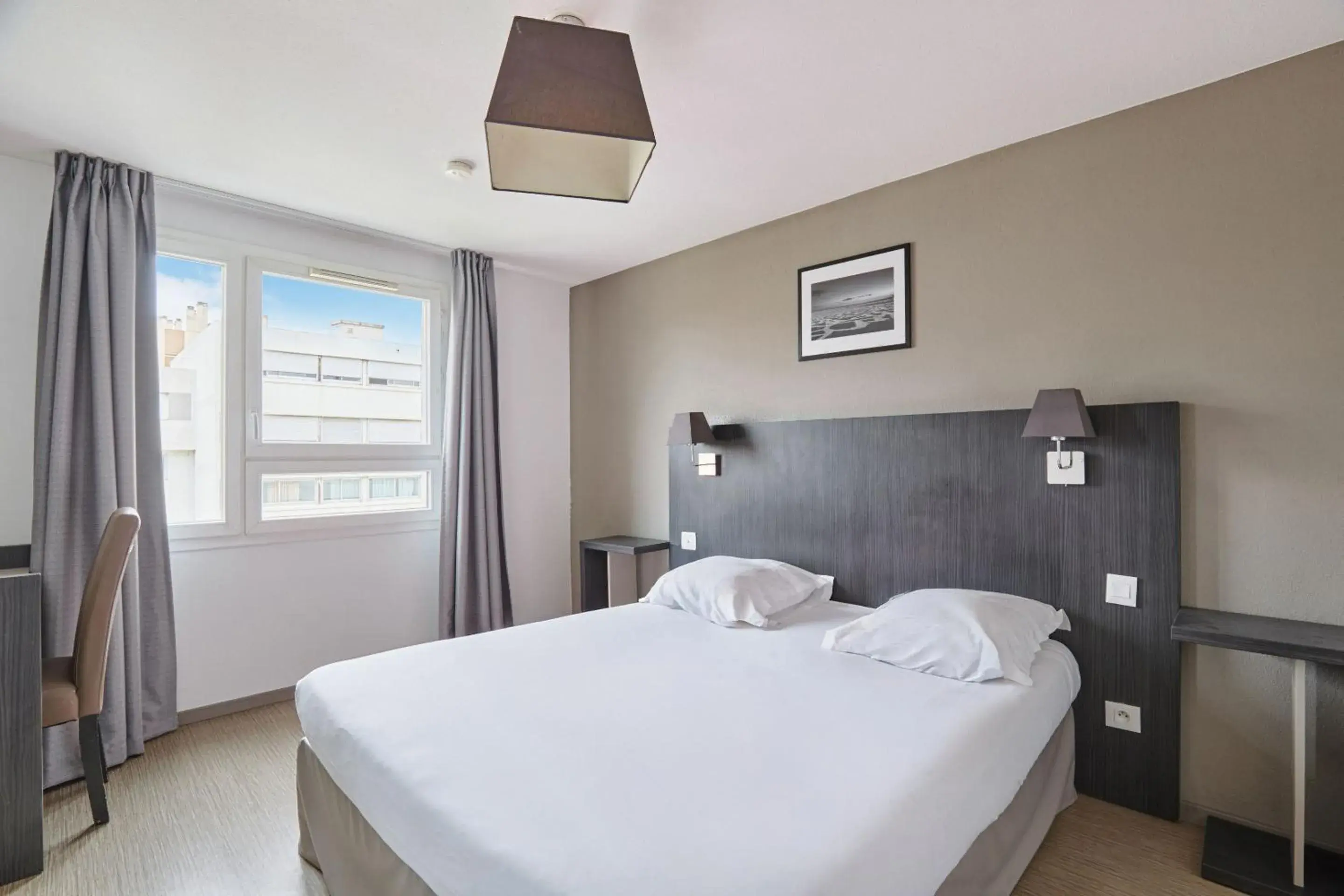 Bed in Appart Hotel Odalys City Marseille Le Dôme Bed in Appart Hotel Odalys City Marseille Le Dôme