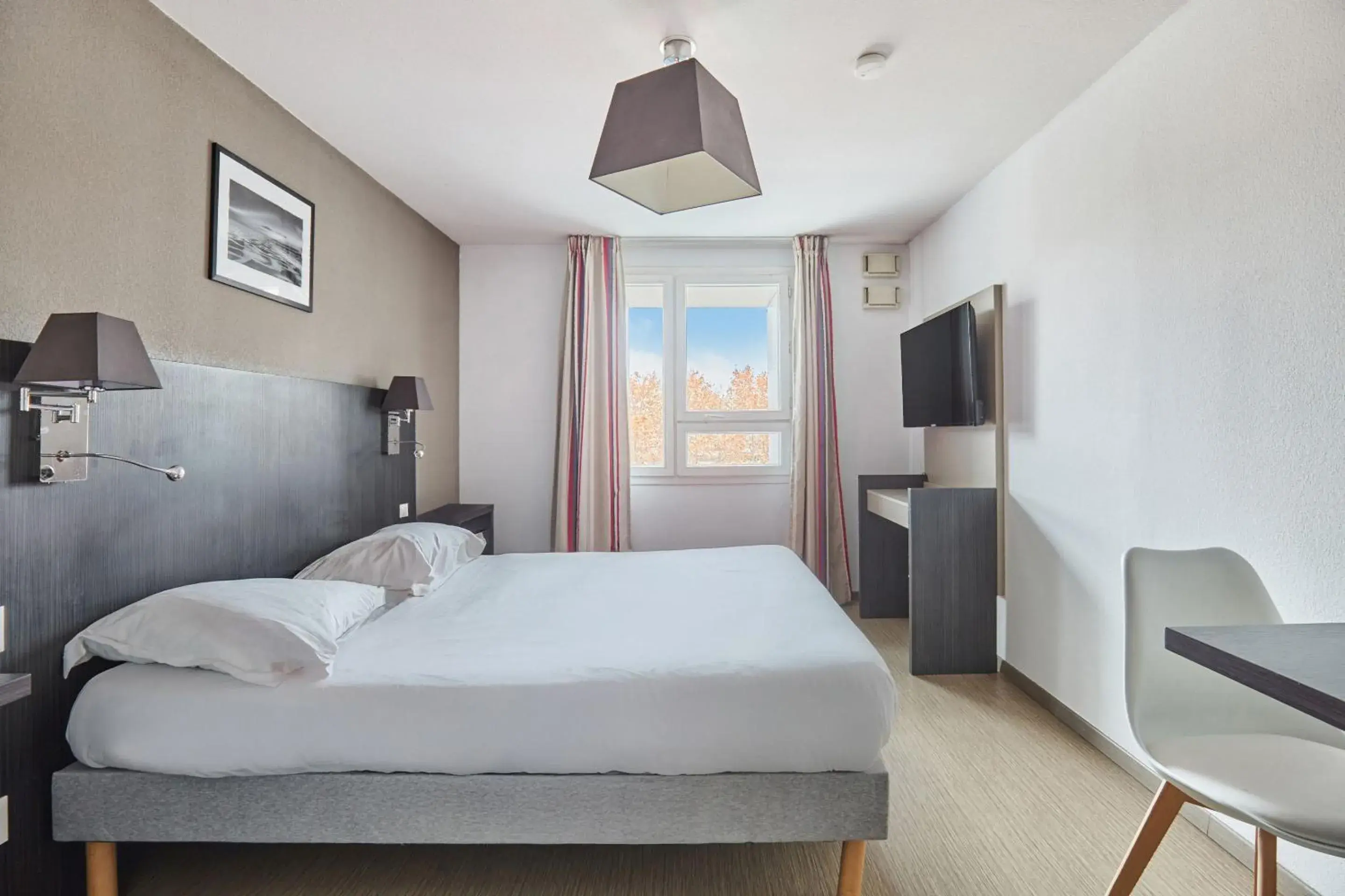 Bed in Appart Hotel Odalys City Marseille Le Dôme Bed in Appart Hotel Odalys City Marseille Le Dôme