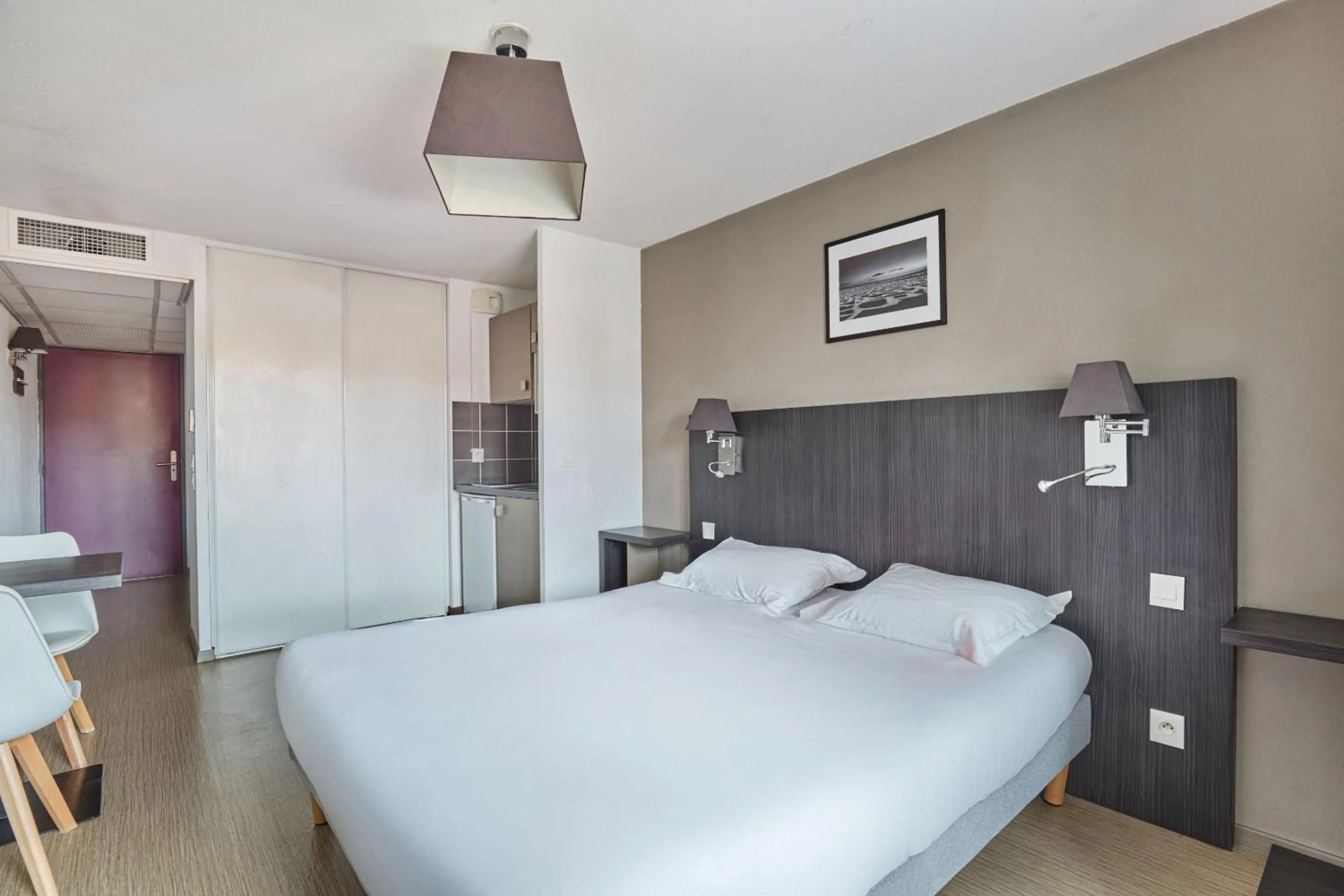 Bed in Appart Hotel Odalys City Marseille Le Dôme