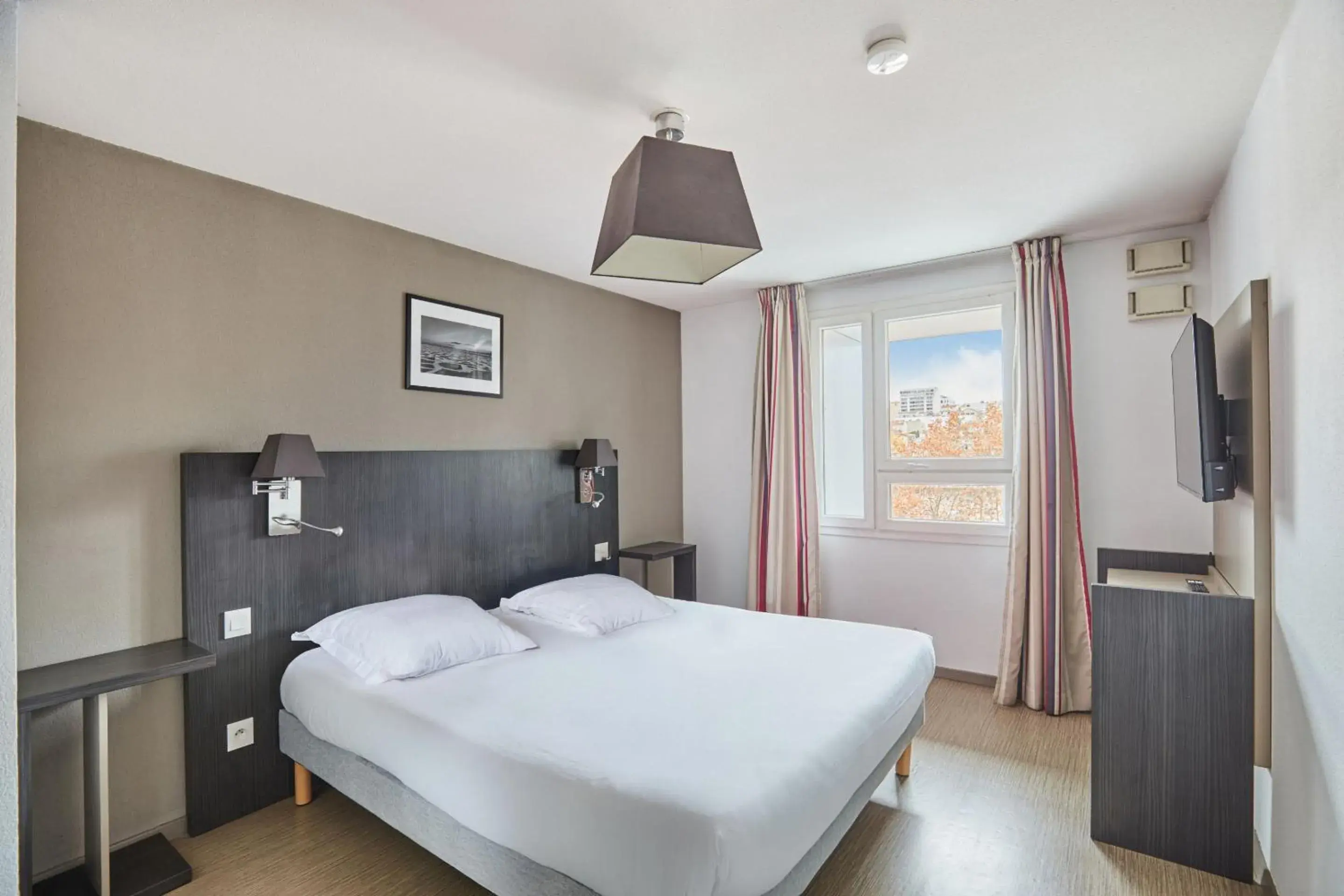 Bed in Appart Hotel Odalys City Marseille Le Dôme Bed in Appart Hotel Odalys City Marseille Le Dôme