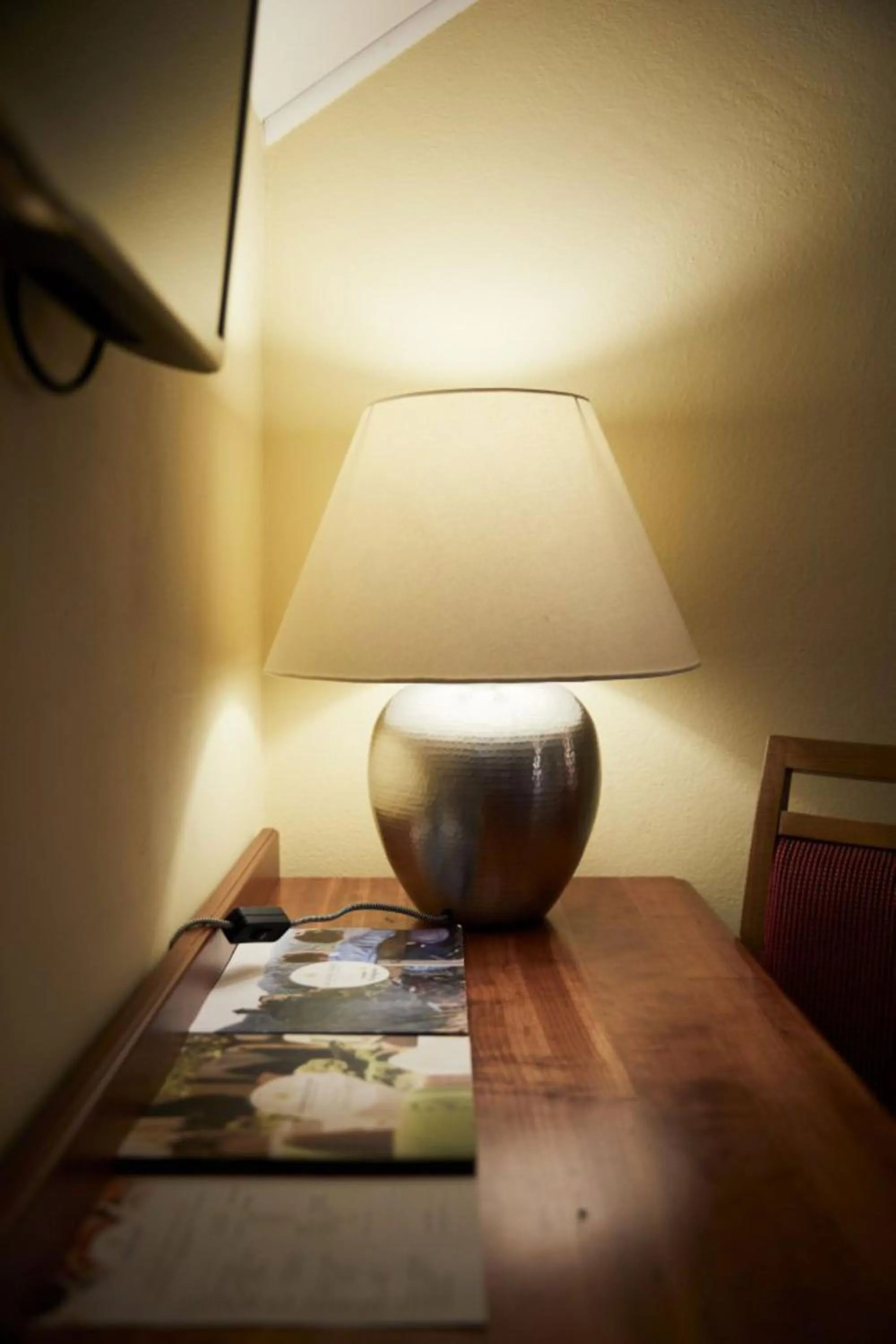 Bedroom, Bed in Hotel & Restaurant Stern