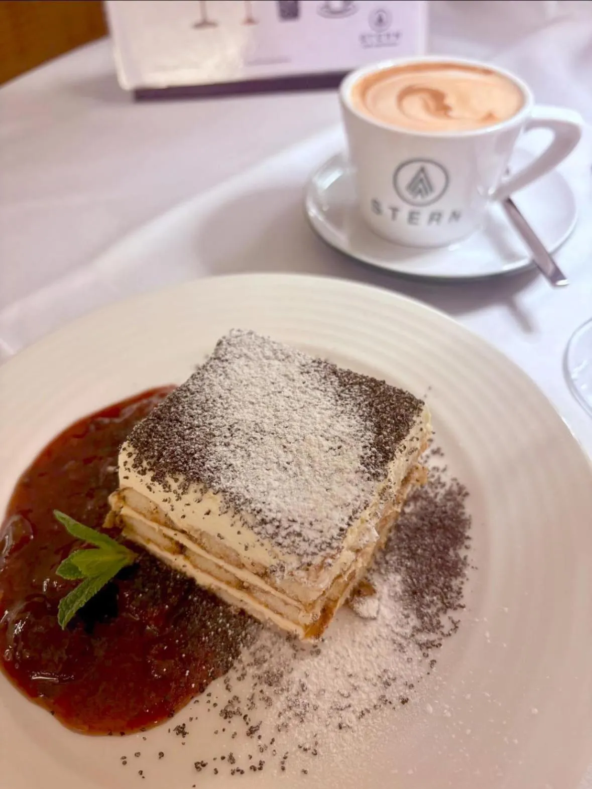 Restaurant/places to eat in Hotel & Restaurant Stern