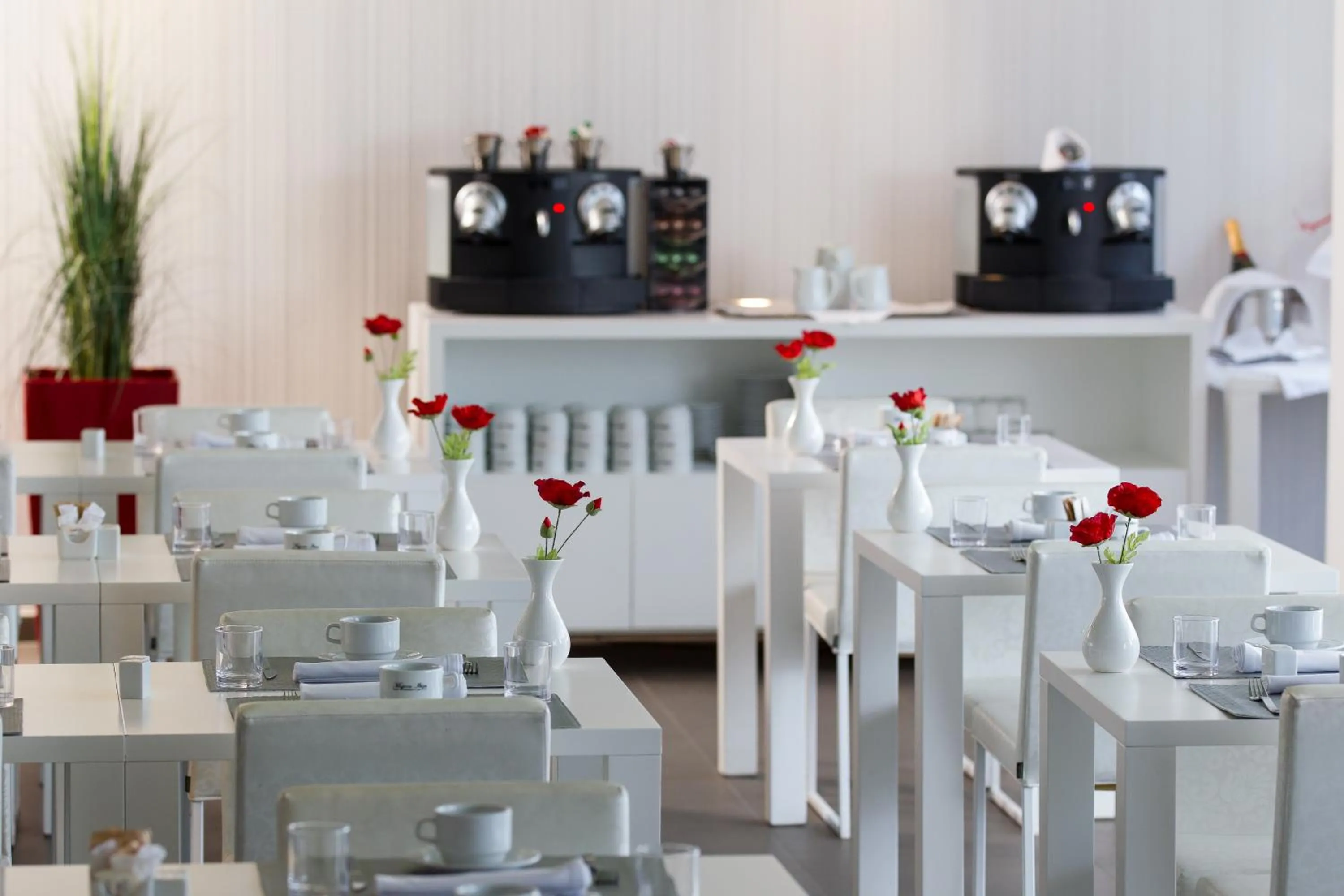 Restaurant/places to eat in Migjorn Ibiza Suites & Spa