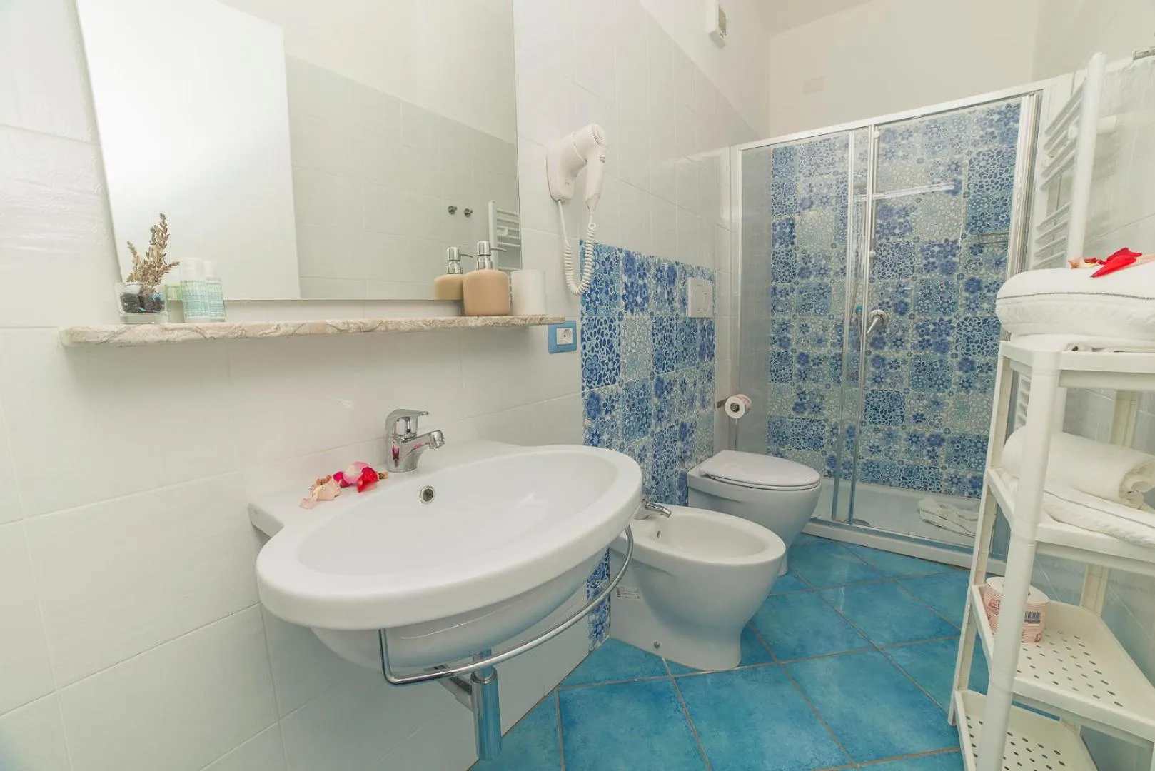 Shower in Aquarius Maiori B&B