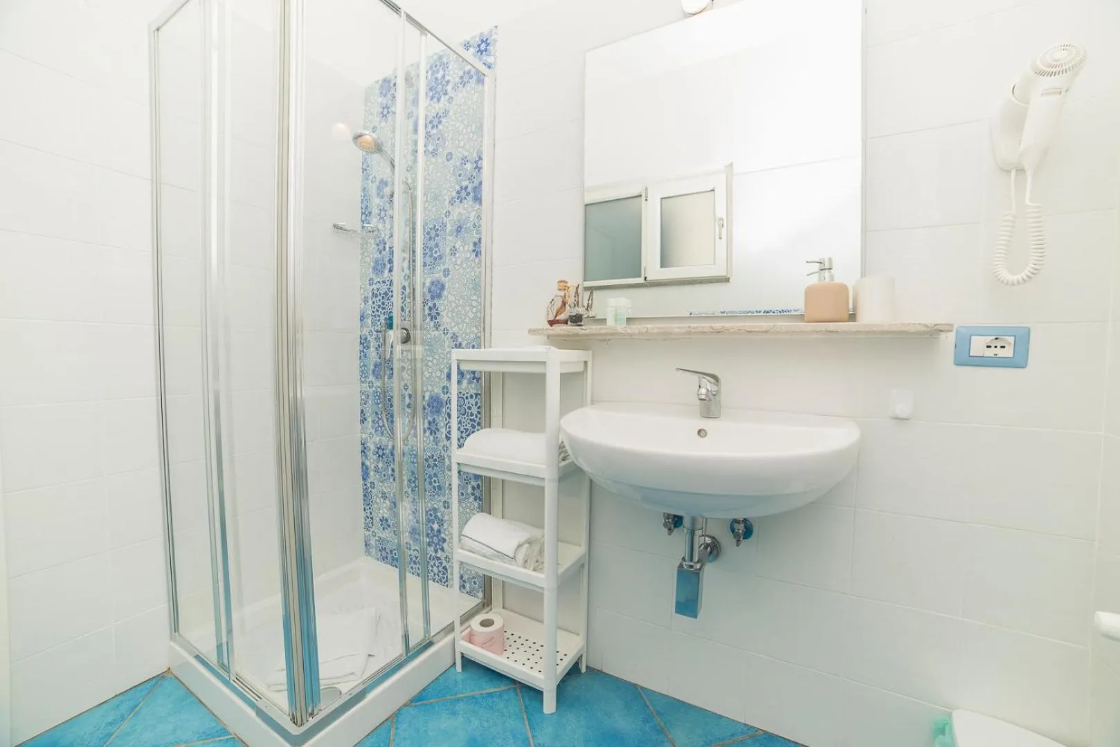 Shower in Aquarius Maiori B&B