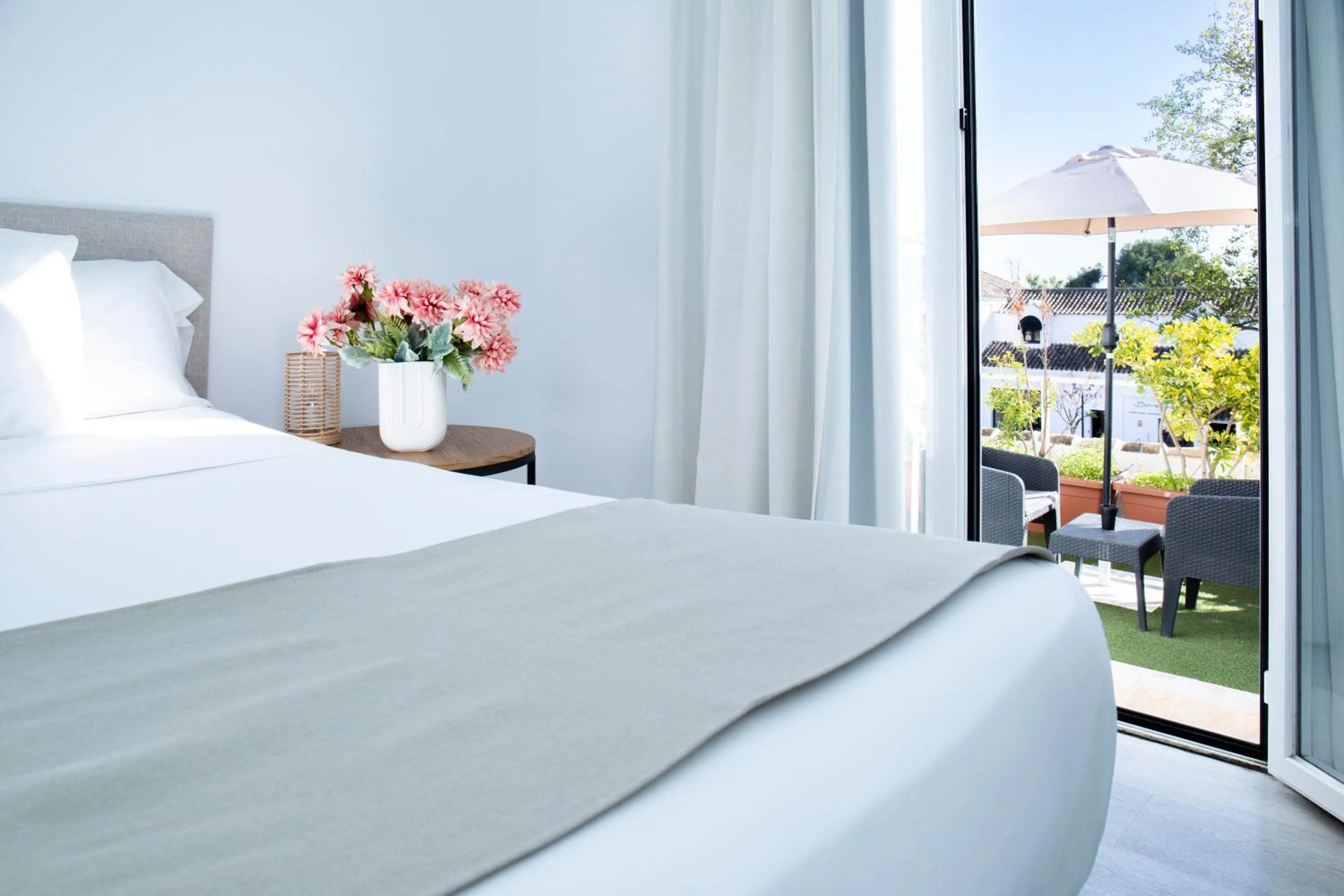 Balcony/Terrace, Bed in Hotel Casa Dalia