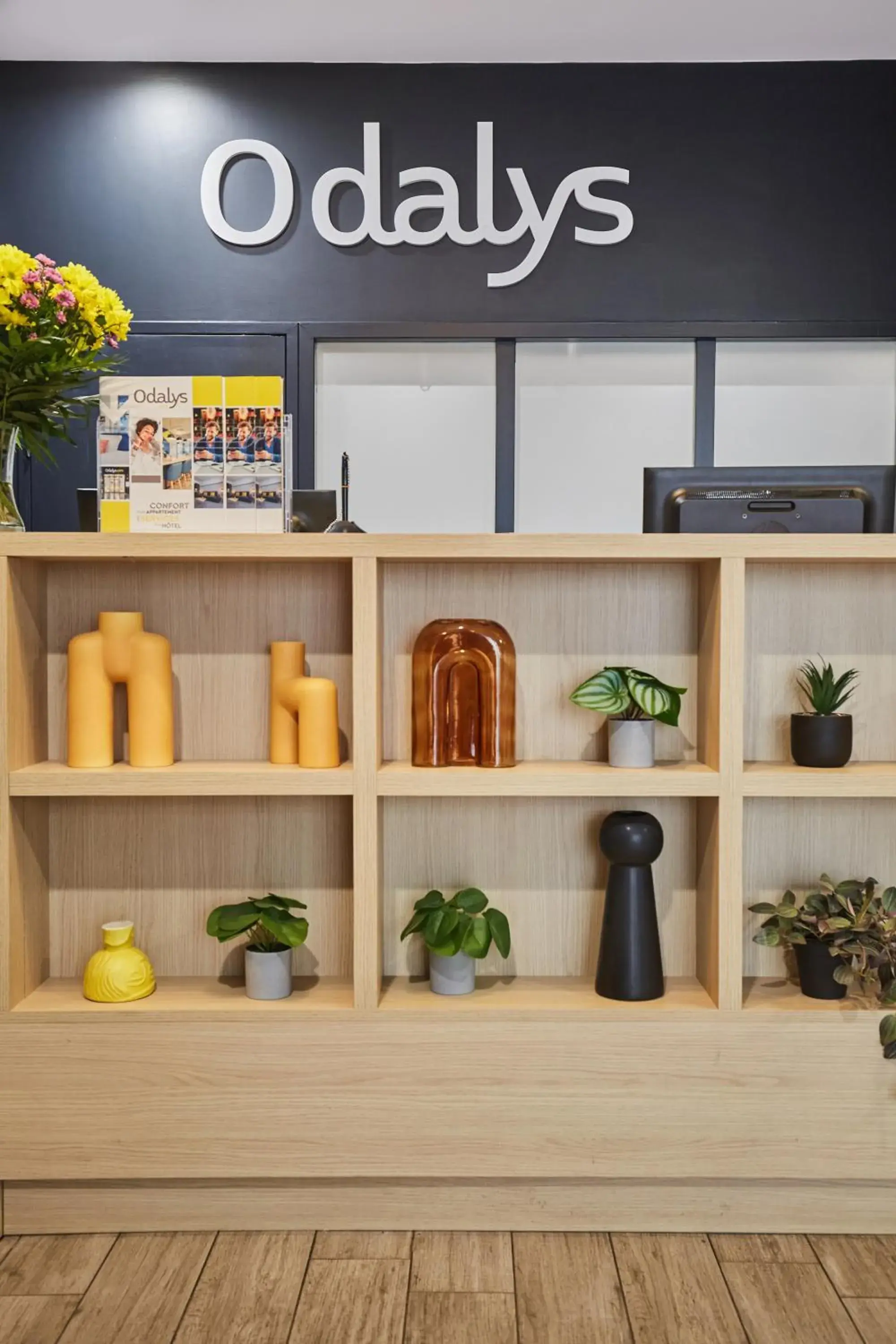 Lobby or reception in Appart Hotel Odalys City Paris Levallois Lobby or reception in Appart Hotel Odalys City Paris Levallois