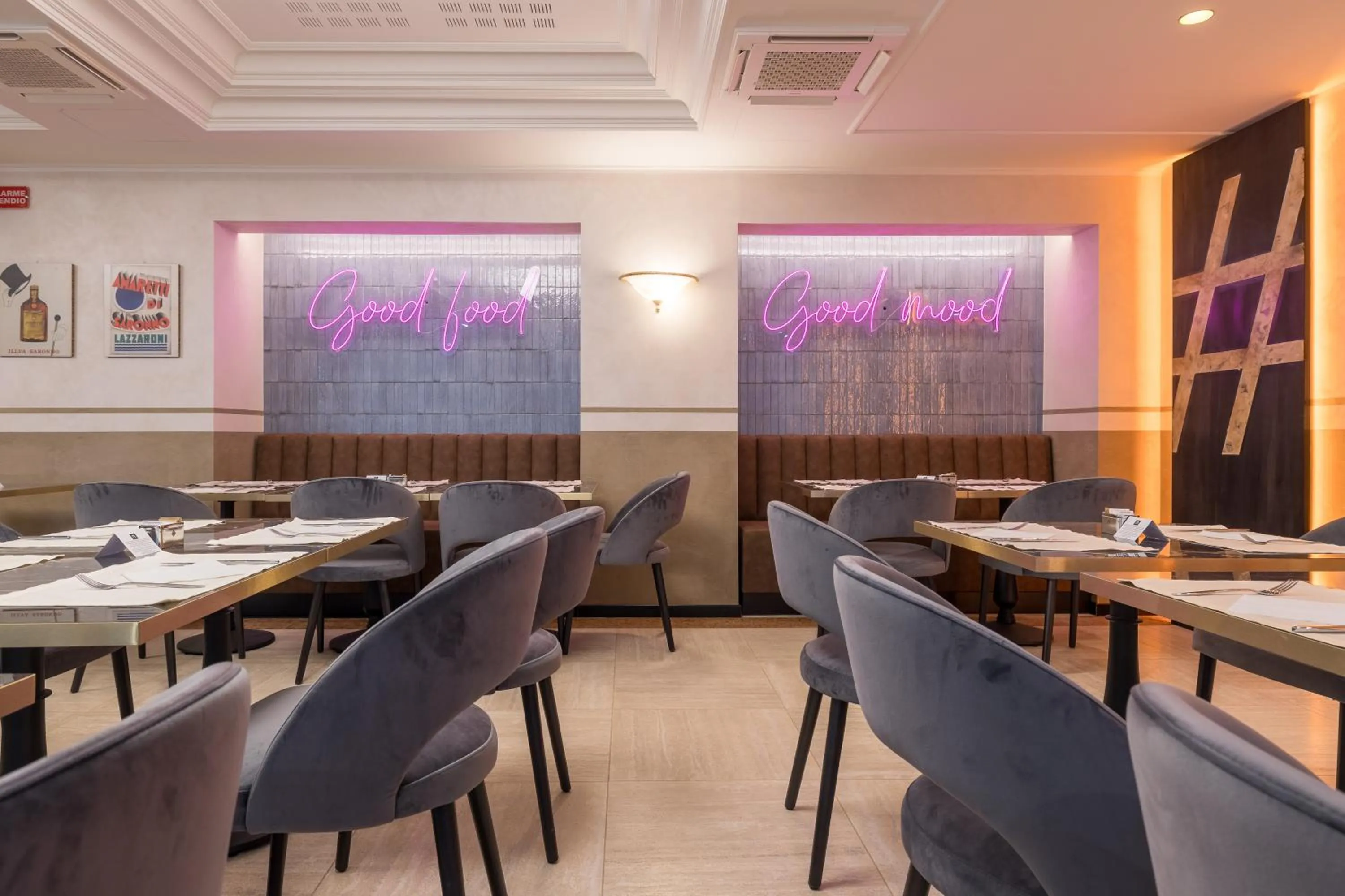 Restaurant/places to eat in Just Hotel Saronno