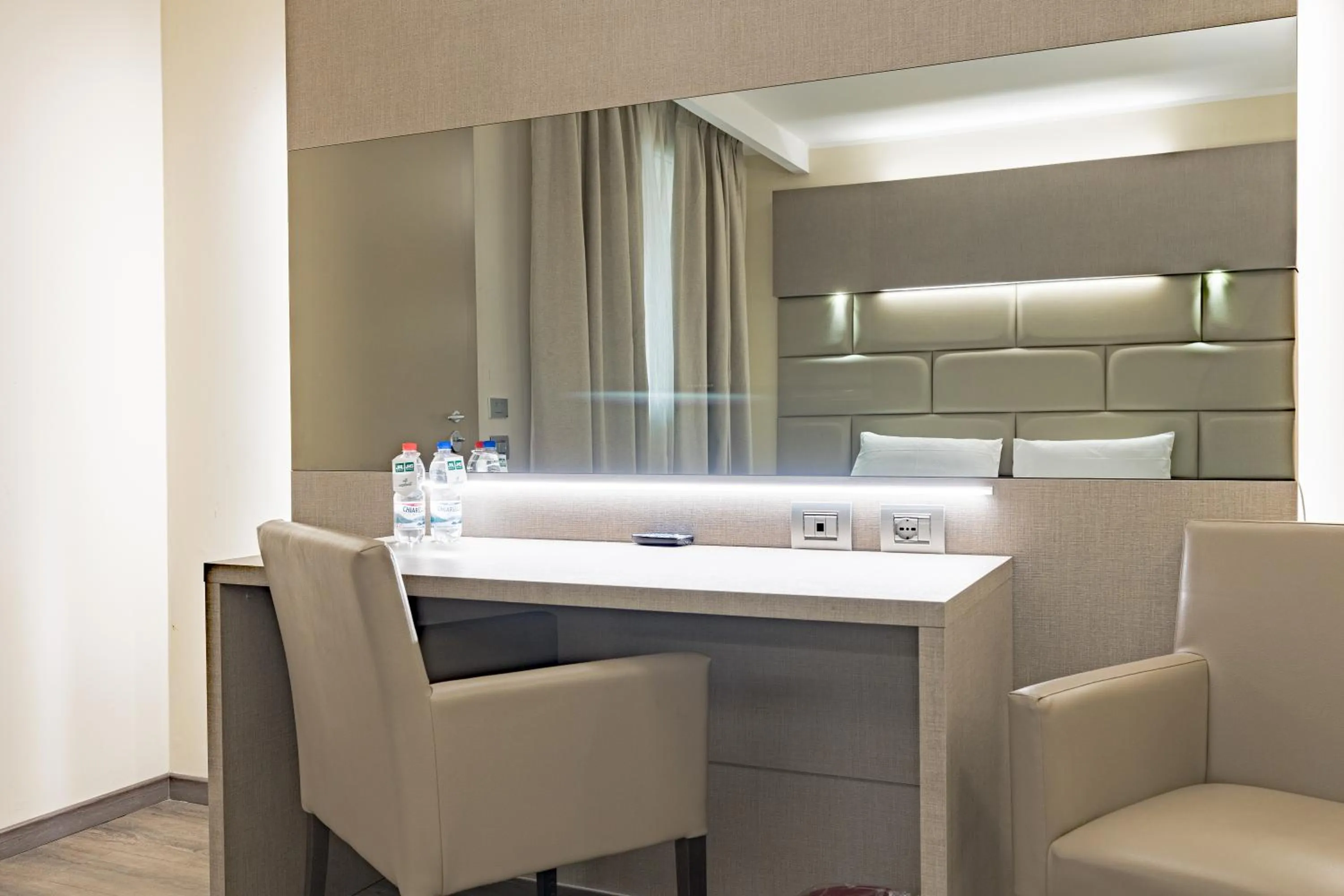 Seating area in Just Hotel Saronno